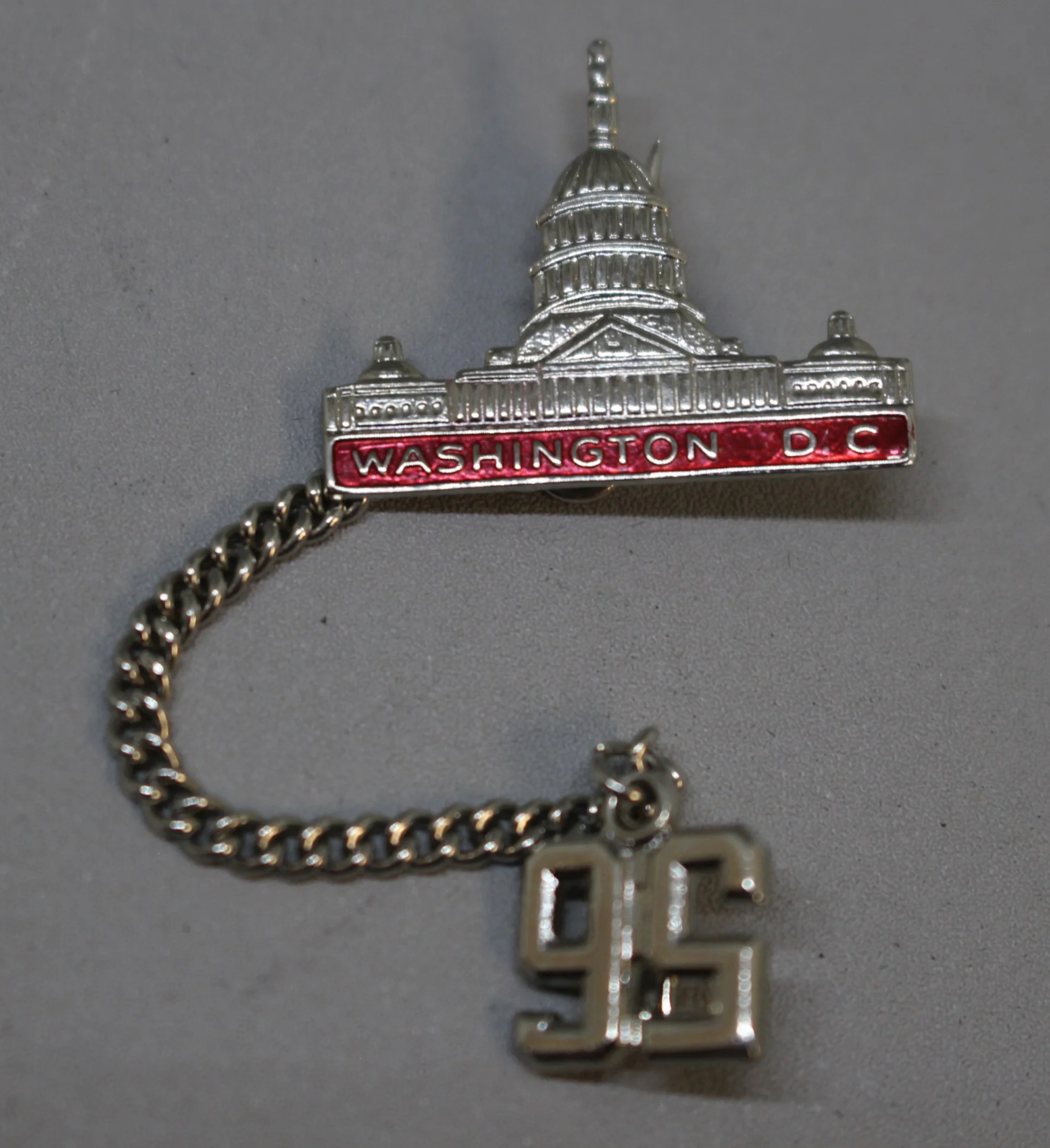 1965 Washington DC US Capital Souvenir Pin - Used - Image 2