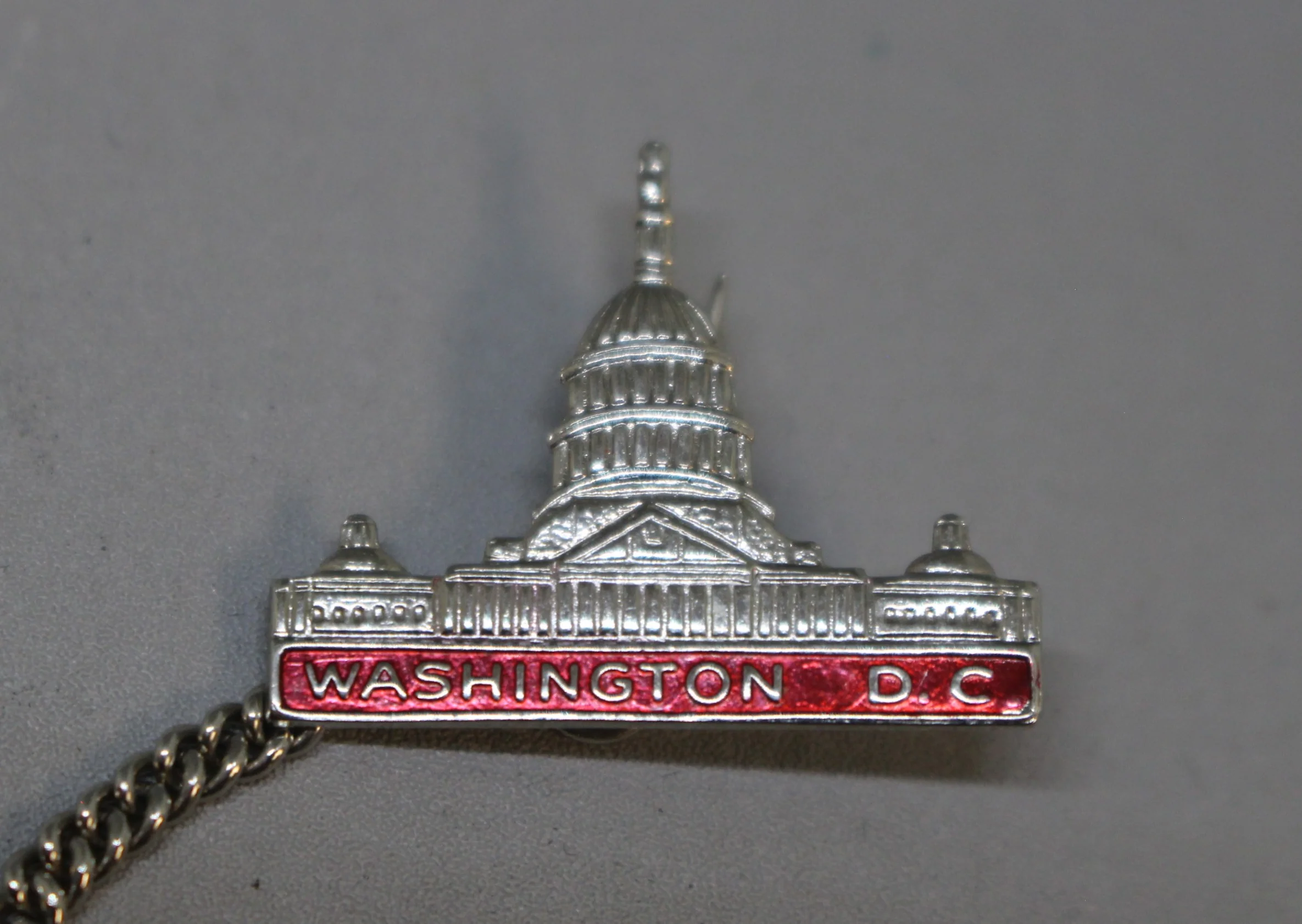 1965 Washington DC US Capital Souvenir Pin - Used - Image 3
