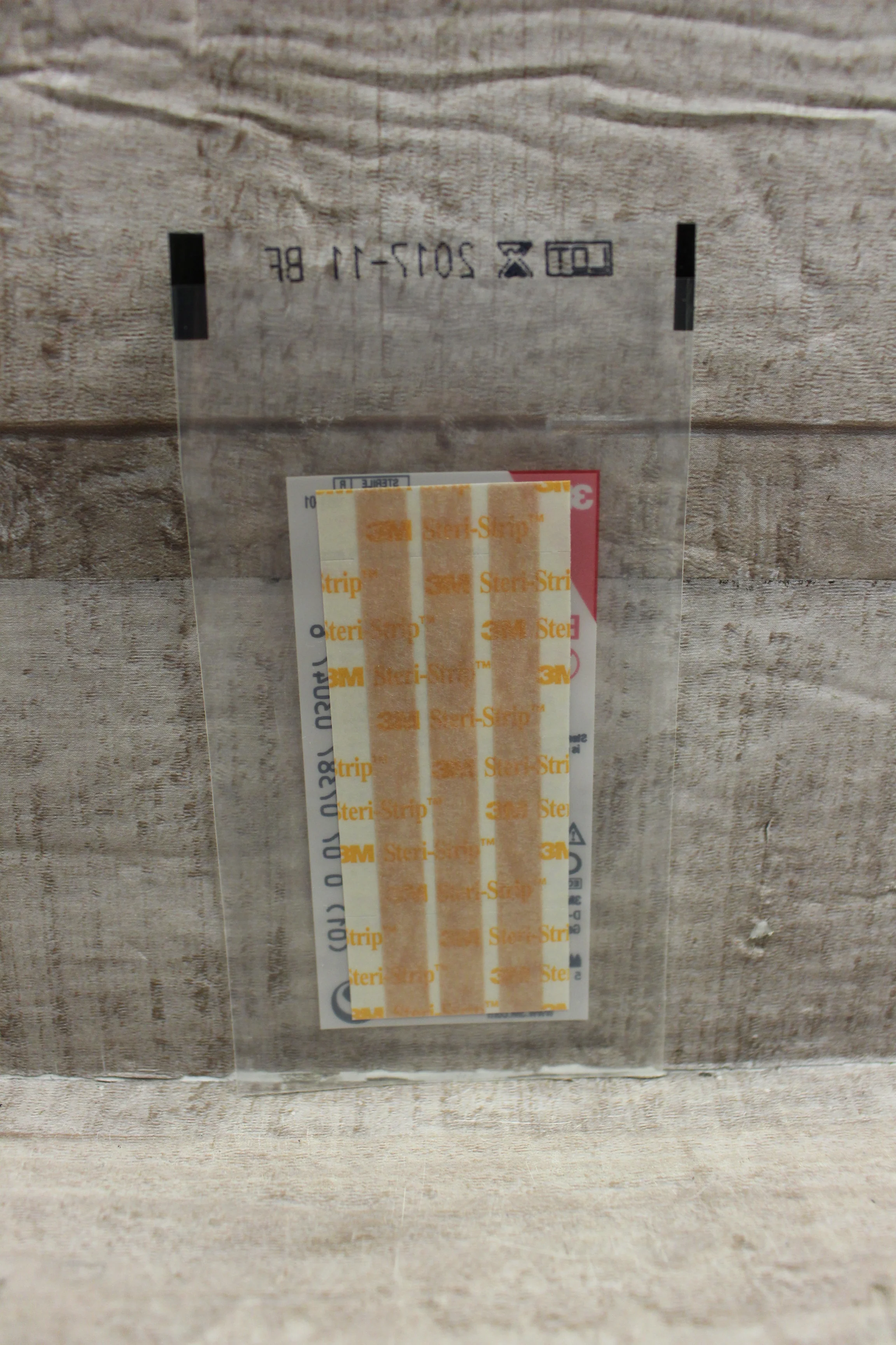 3M Steri-Strip - 1/4" x 3" - B1551 - New - Image 2