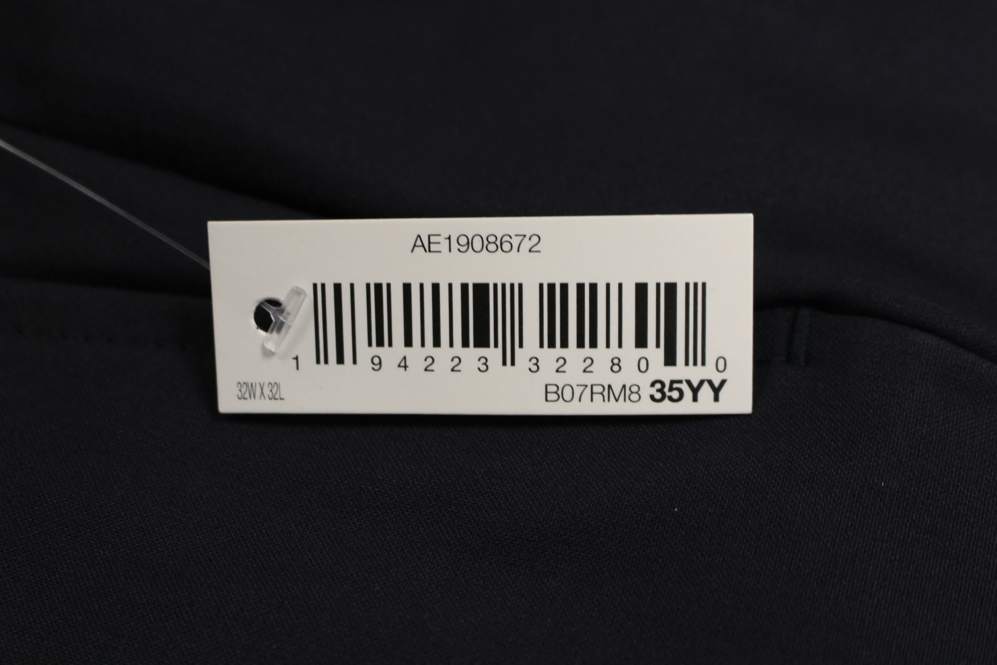 Amazon Essentials Men's Slim-fit Wrinkle-Resistant Pants - 32x32 - Black - New - Image 4