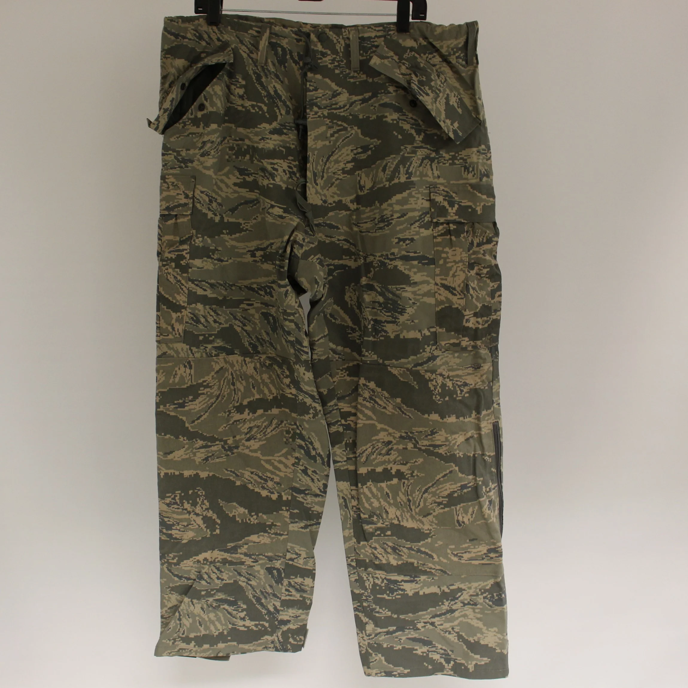 APECS All Purpose Environmental Trousers - Med Short - 8415-01-547-3008 - Used