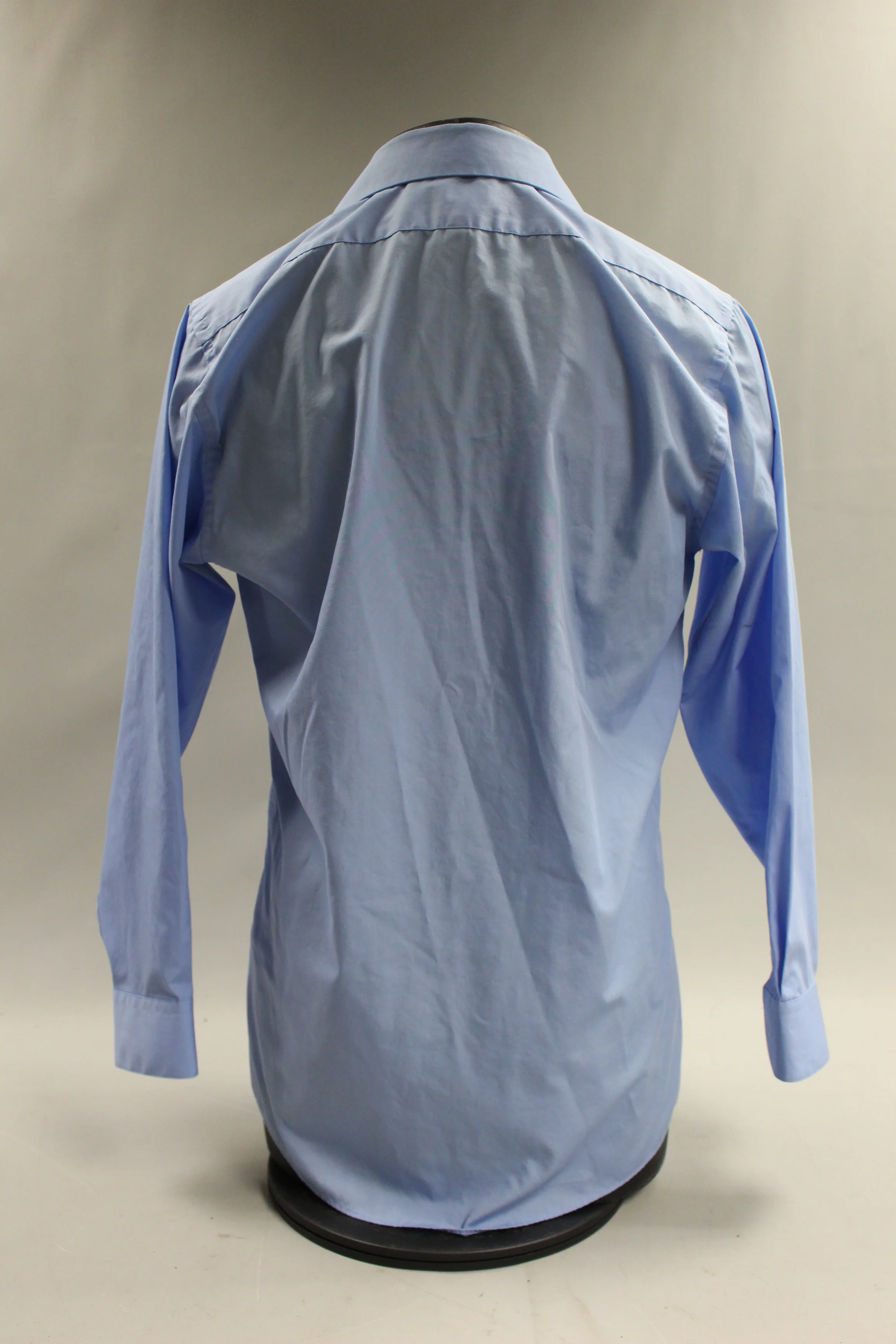 Arrow USA Wrinkle Free Men's Button Up Dress Shirt Size 32/33 Tall -Used - Image 2