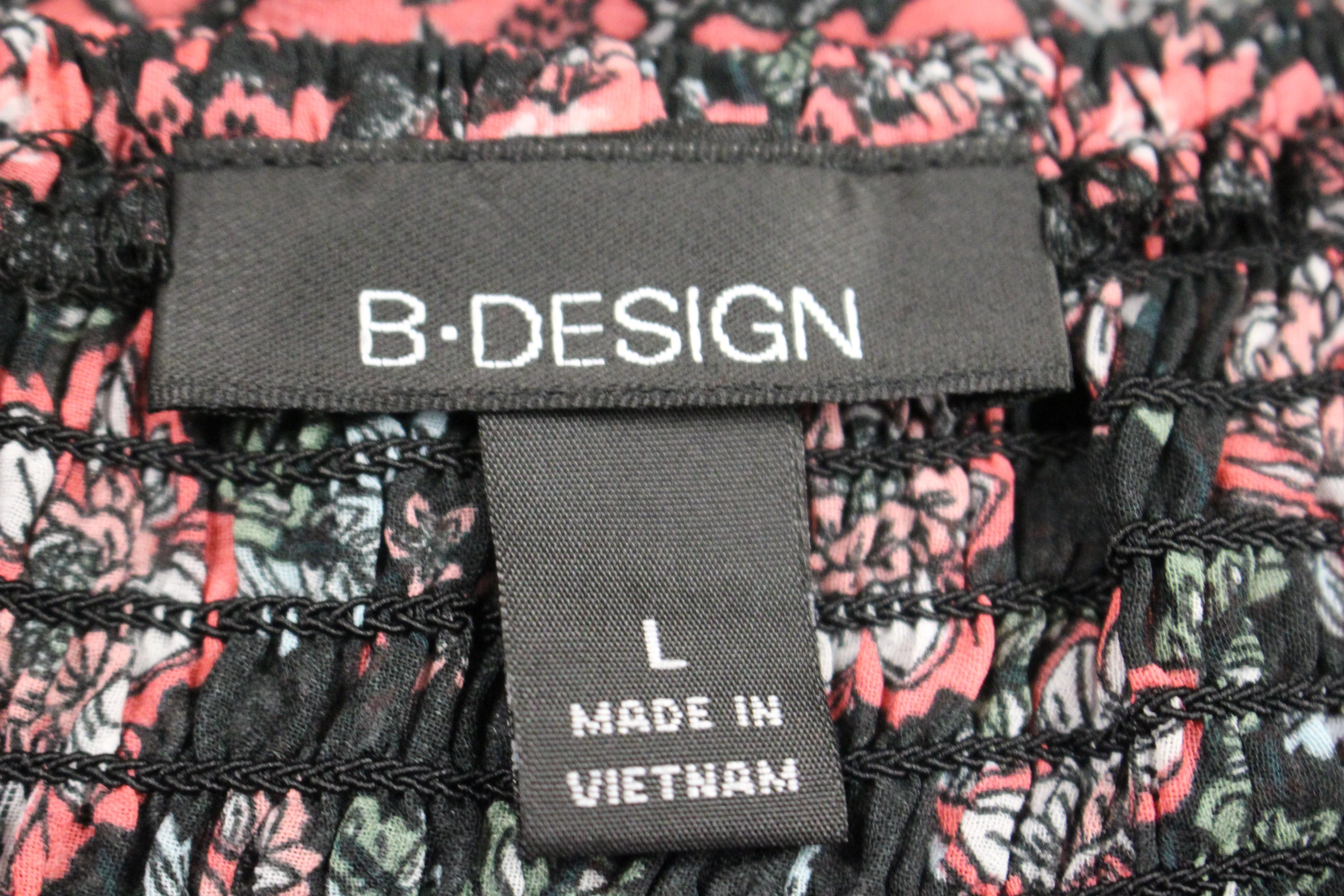 B-Design Ladies Blouse, Size: Large, New! - Image 4