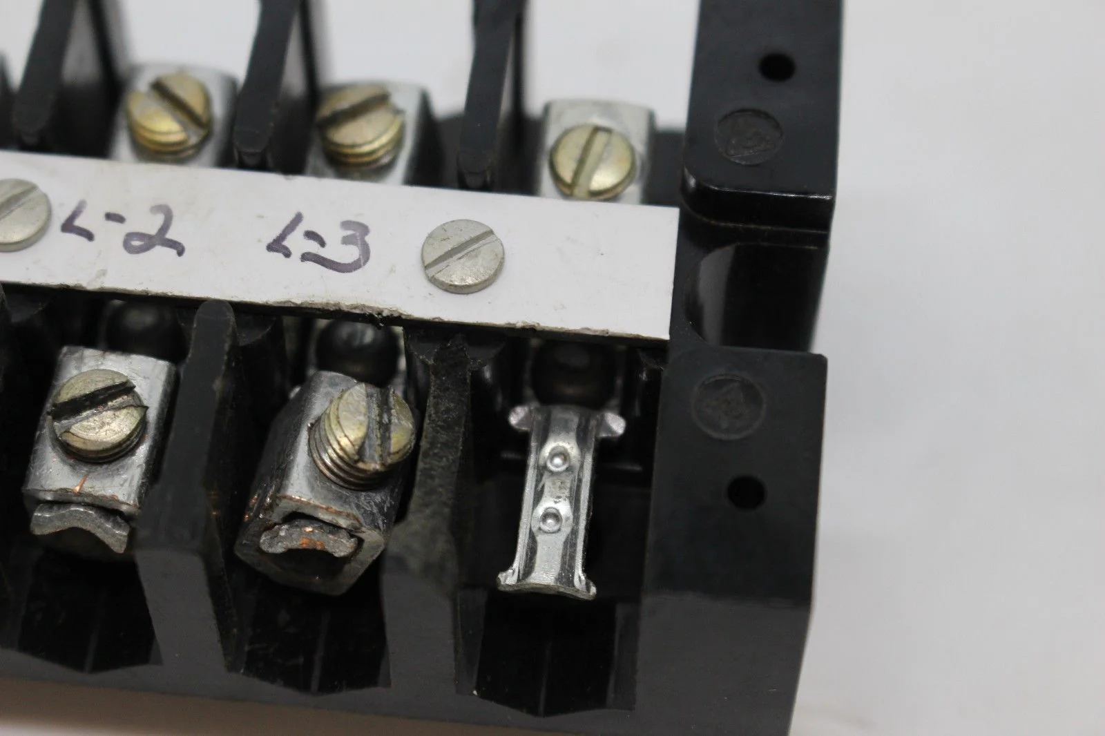 Buchanan Electrical Co. One Piece Terminal Block, B104 - Image 3
