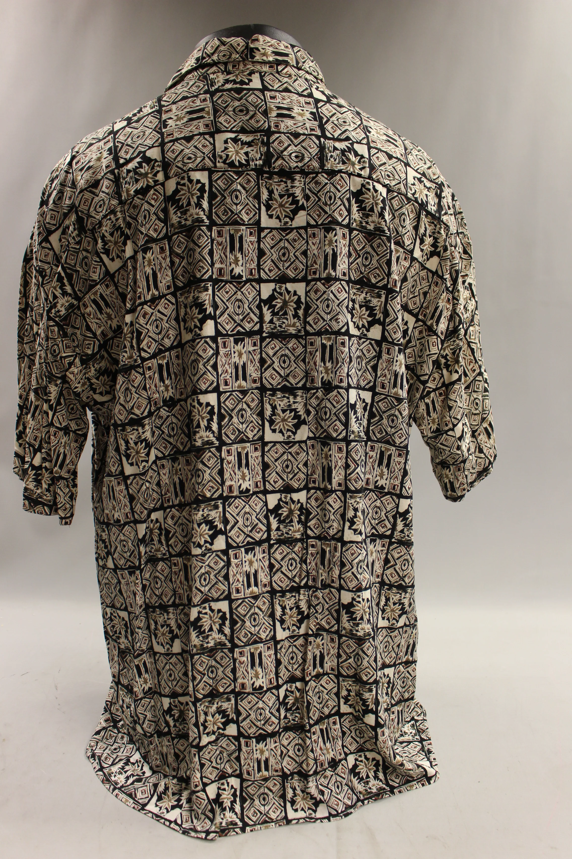 Career Club Men's Geometric Design Shirt - Large - Used - Image 2