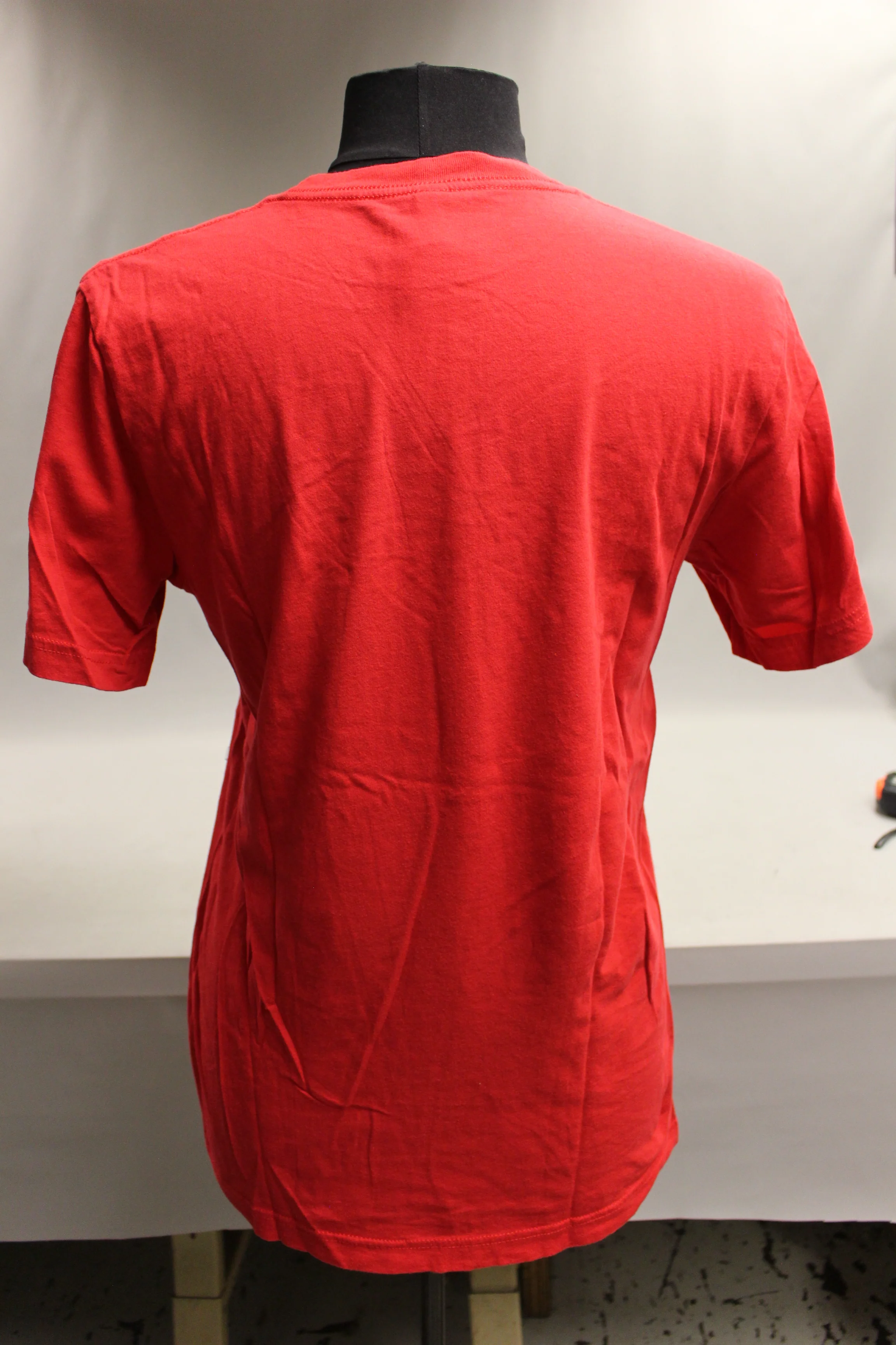 Christmas Disney T-Shirt - Medium - Red - Used - Image 4