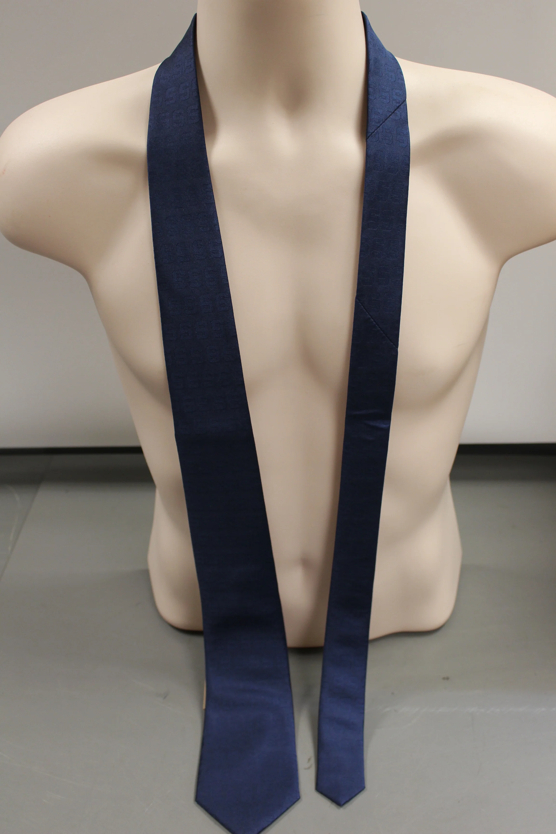 Donegal Bay Men's Syracruse Tone on Tone Necktie, New!