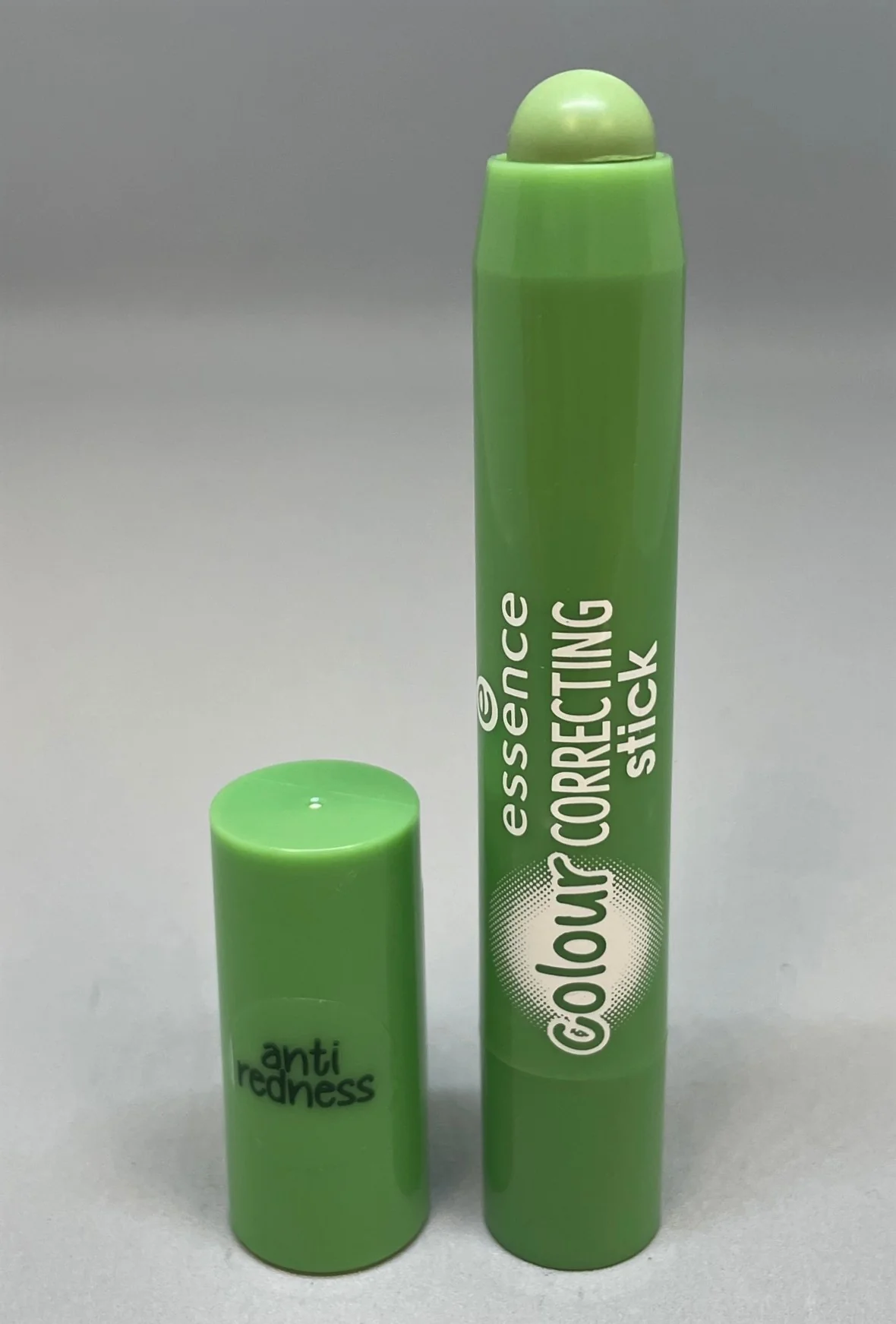 Essence Colour Correcting Stick - 04 Anti Redness - New