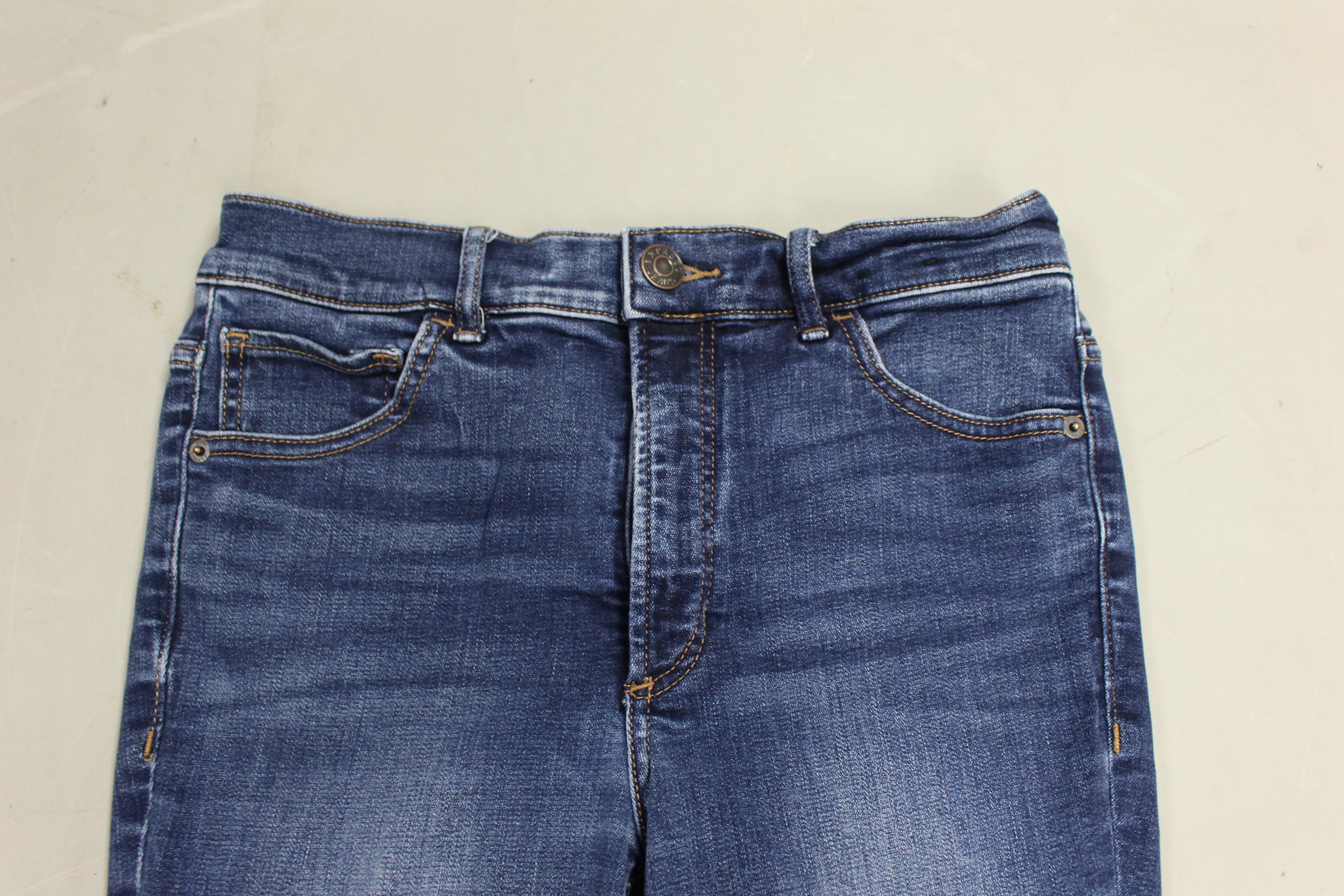 Express Ankle Legging Jeans - Size 6 - High Rise - Used - Image 4
