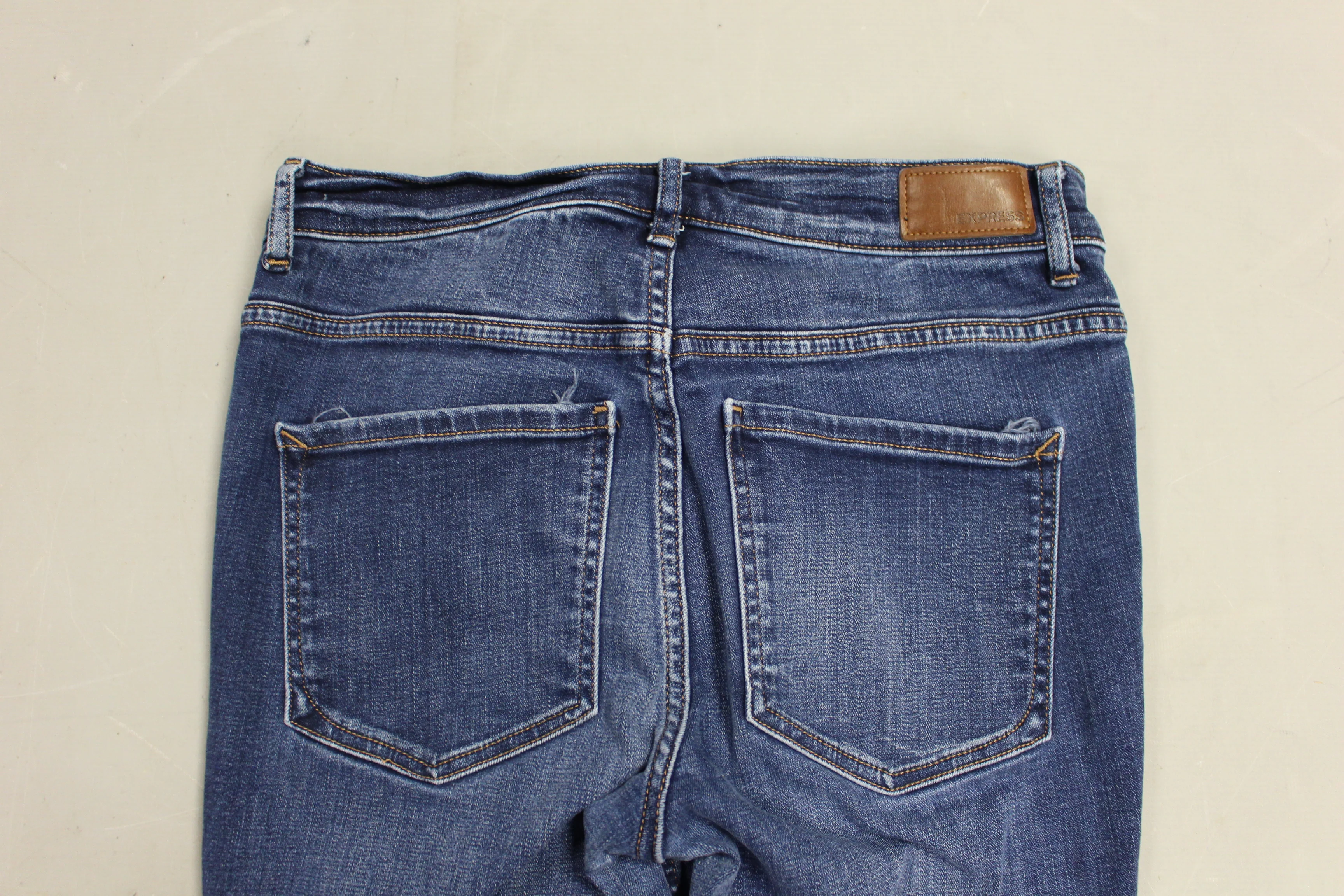 Express Ankle Legging Jeans - Size 6 - High Rise - Used - Image 5
