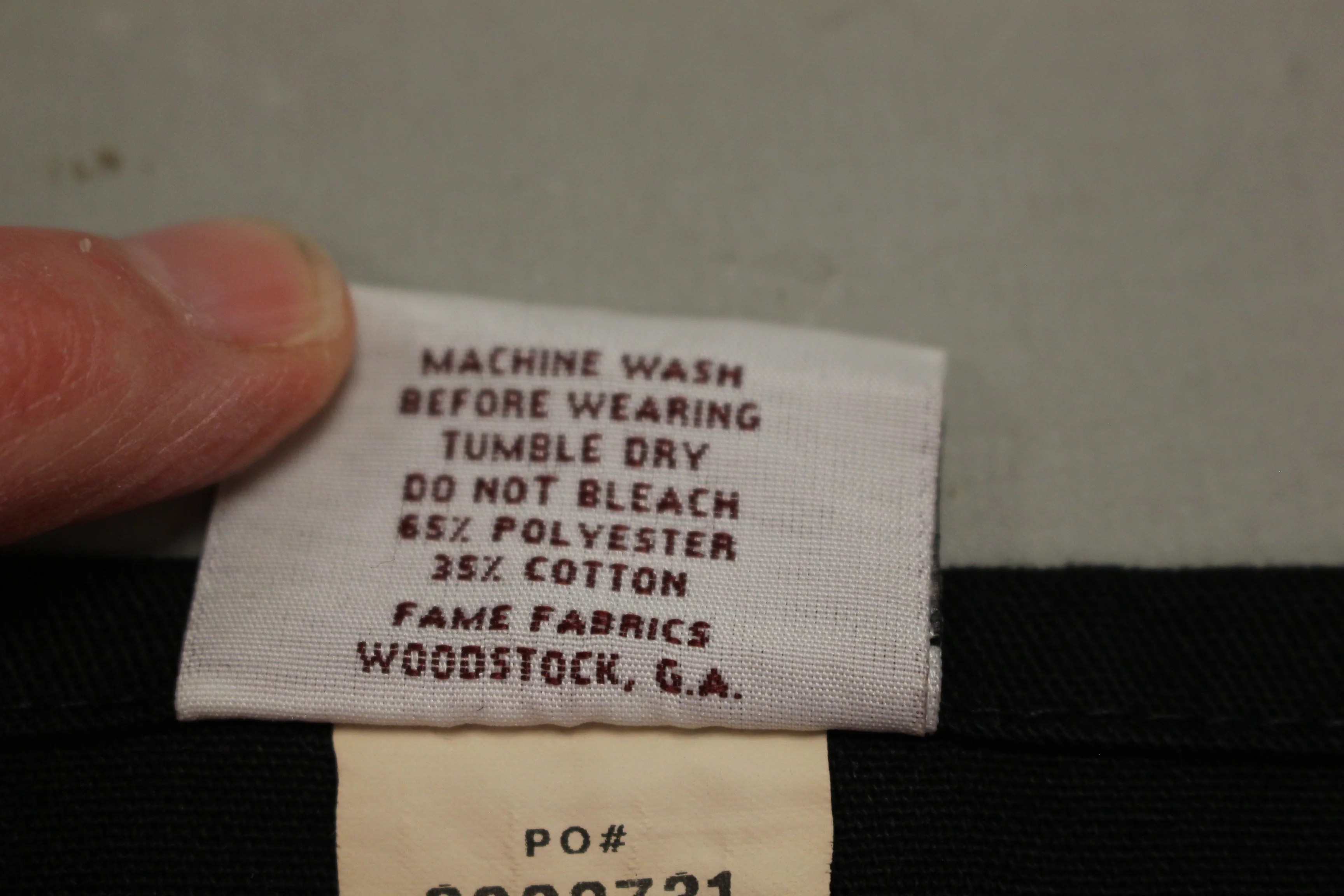 Fame Fabrics Adjustable V Neck Black Apron - F23 - Used - Image 9