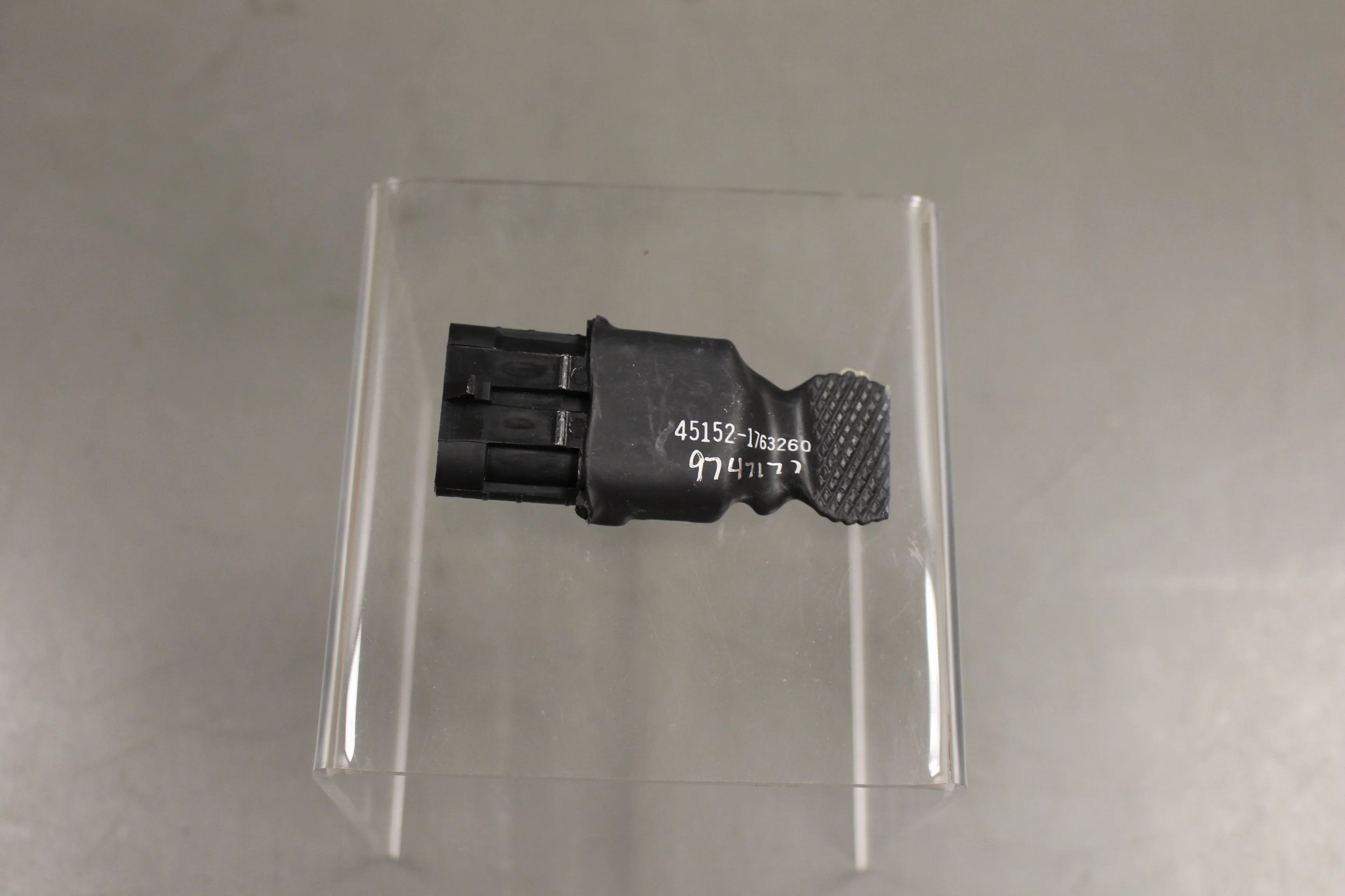 Film Fixed Resistor Network, 5905-01-364-7648, 1763260, New - Image 3