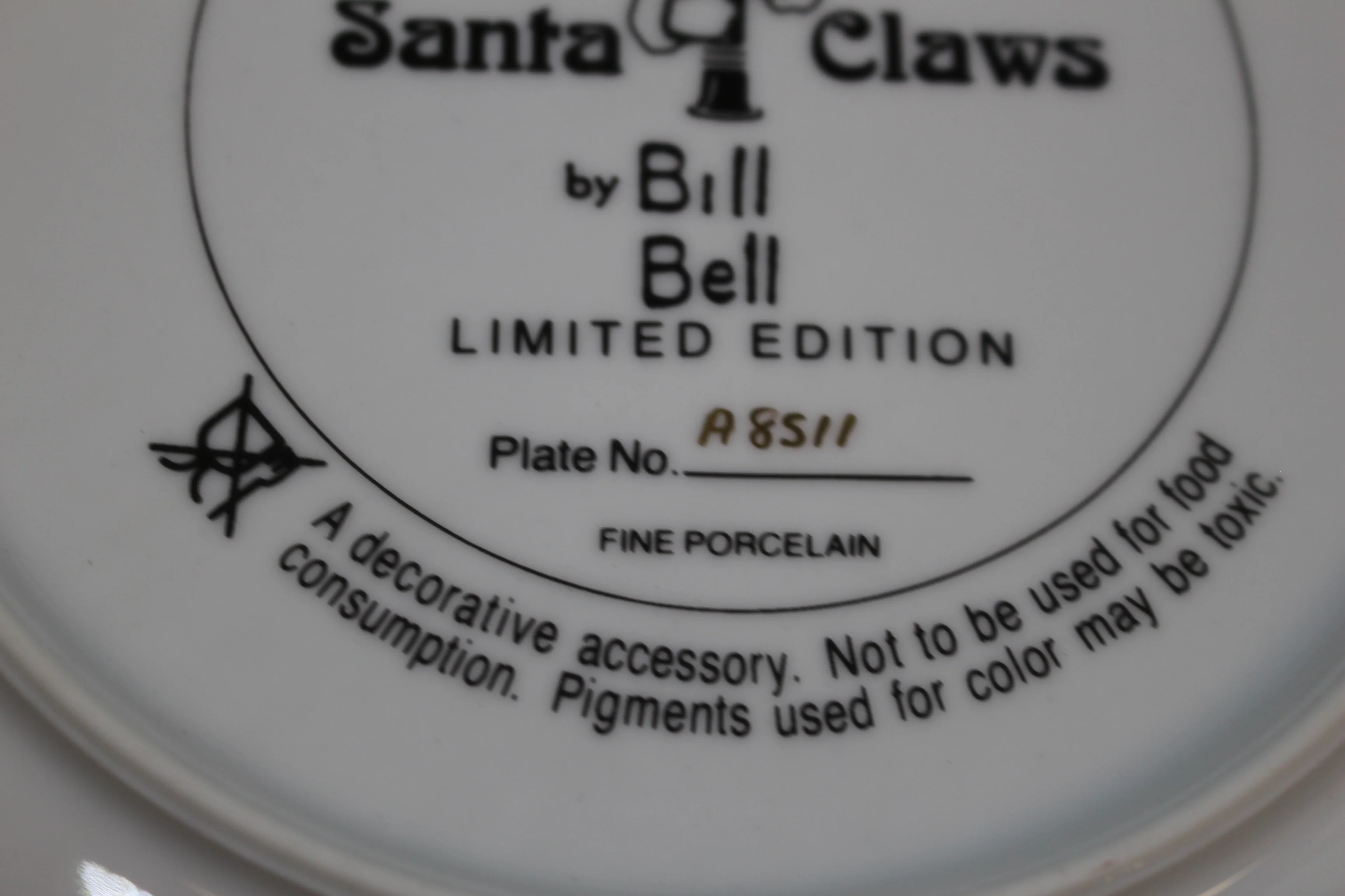 Franklin Mint Santa Claws Plate - No. A8511 - New - Image 3