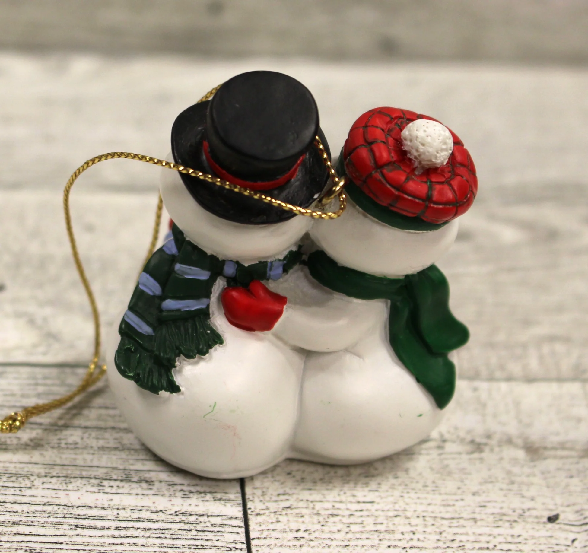 Gibson Christms Collectibles "Christmas Carolers" Ornament - Used - Image 3
