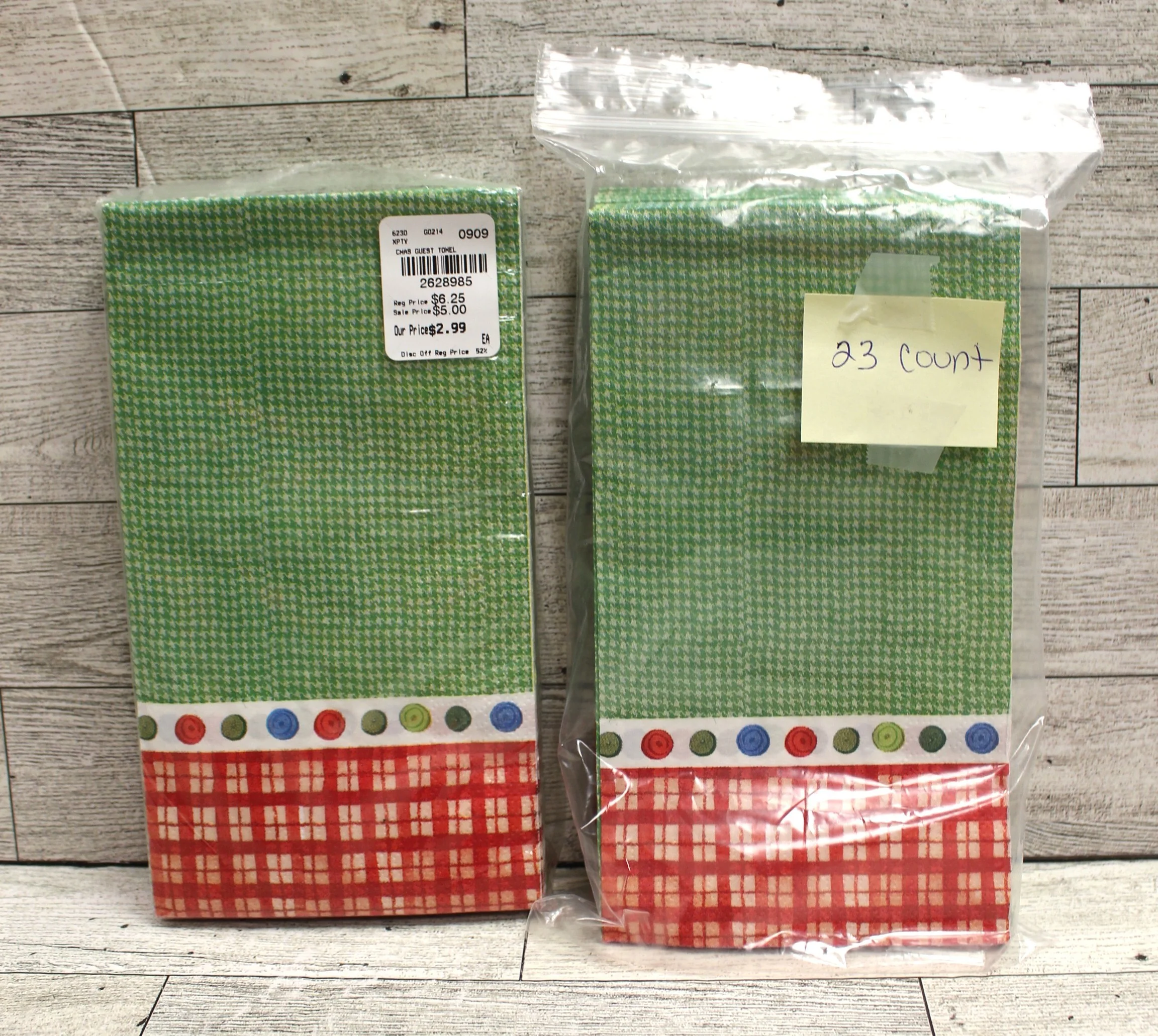 Glitterwrap Christmas Disposable Guest Towels - 13" x 15.75" - Set of 43 - New