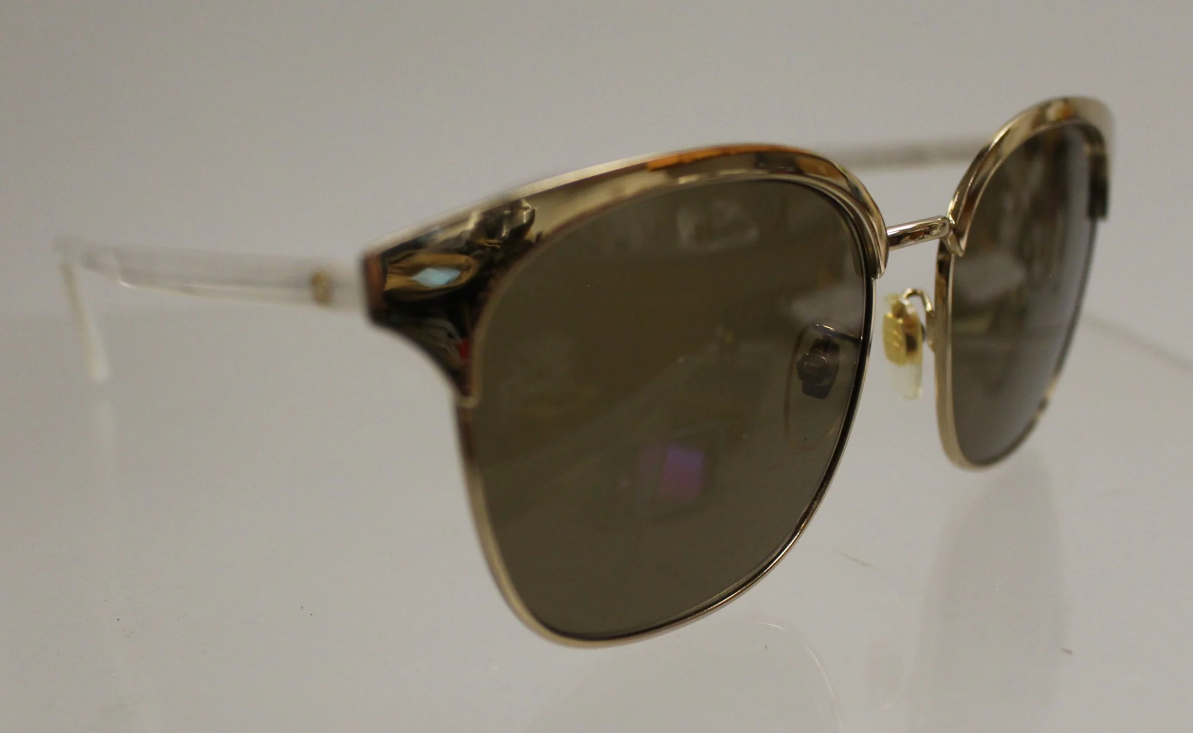 Gucci Endura Gold Clubmaster Cat Eye Sunglasses with Case - Used - Image 4
