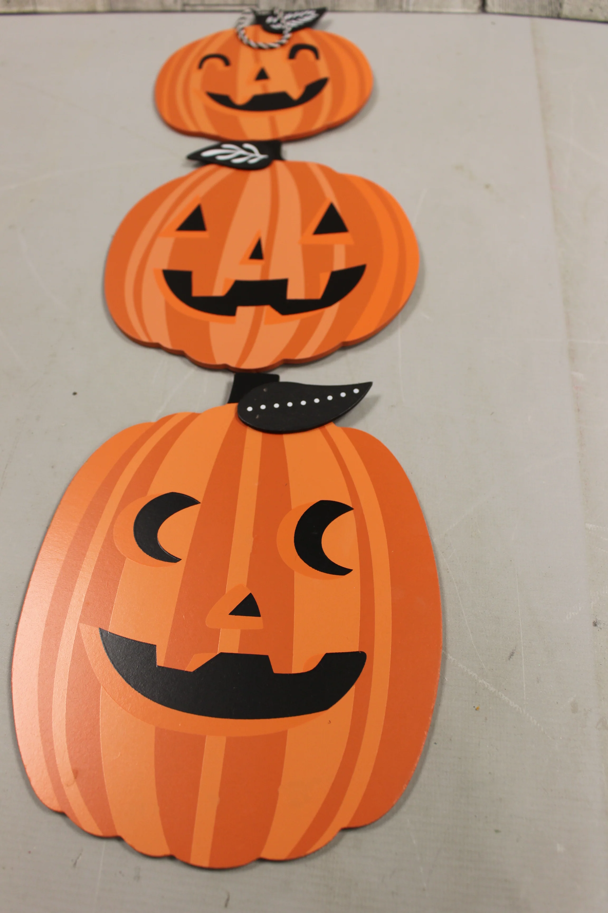 Halloween Tri-Pumpkin Decor/Wall Hanging -New