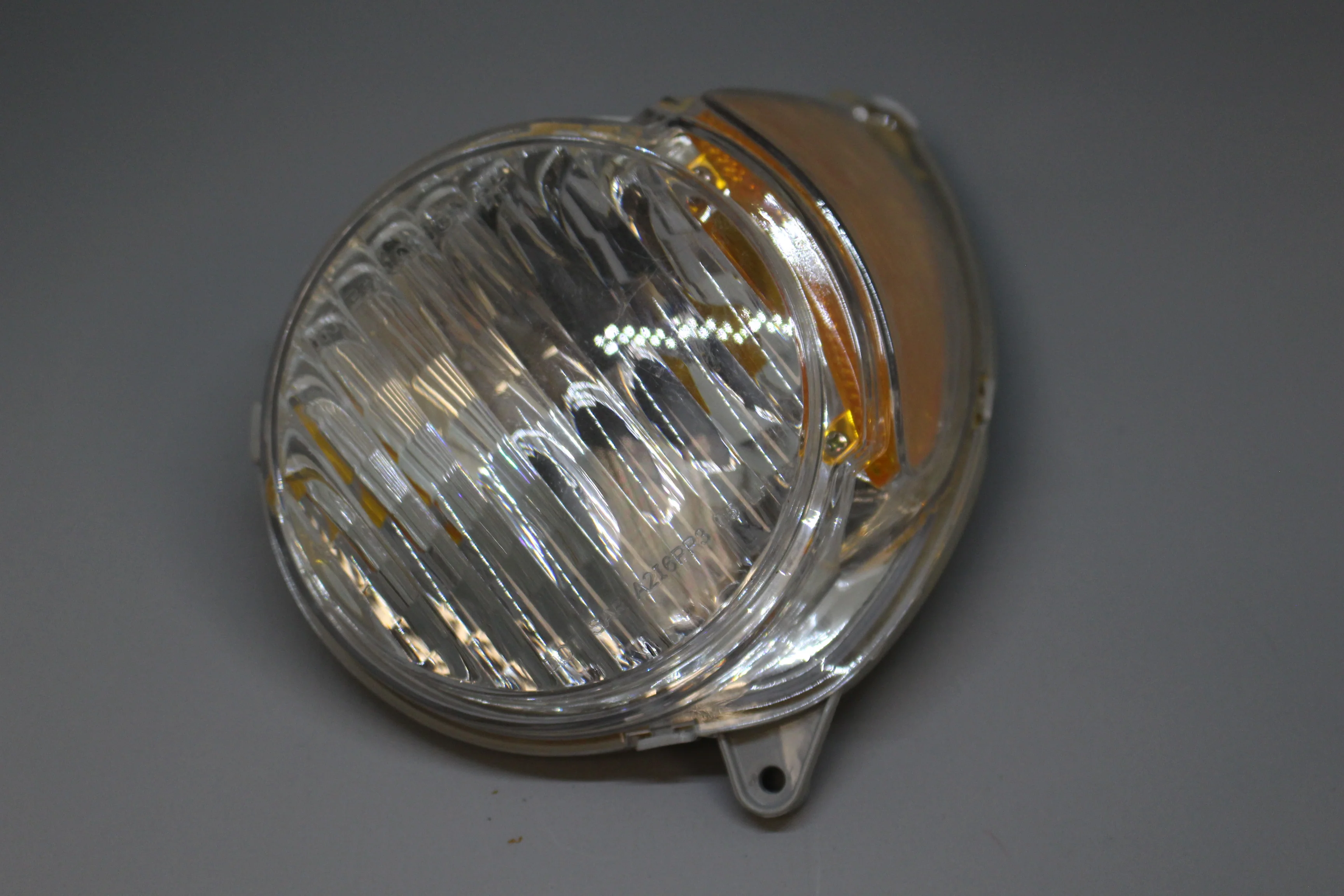 IHC MRAP International Turn Signal Side Marker Lens - Left Front -20-6572B2 -New
