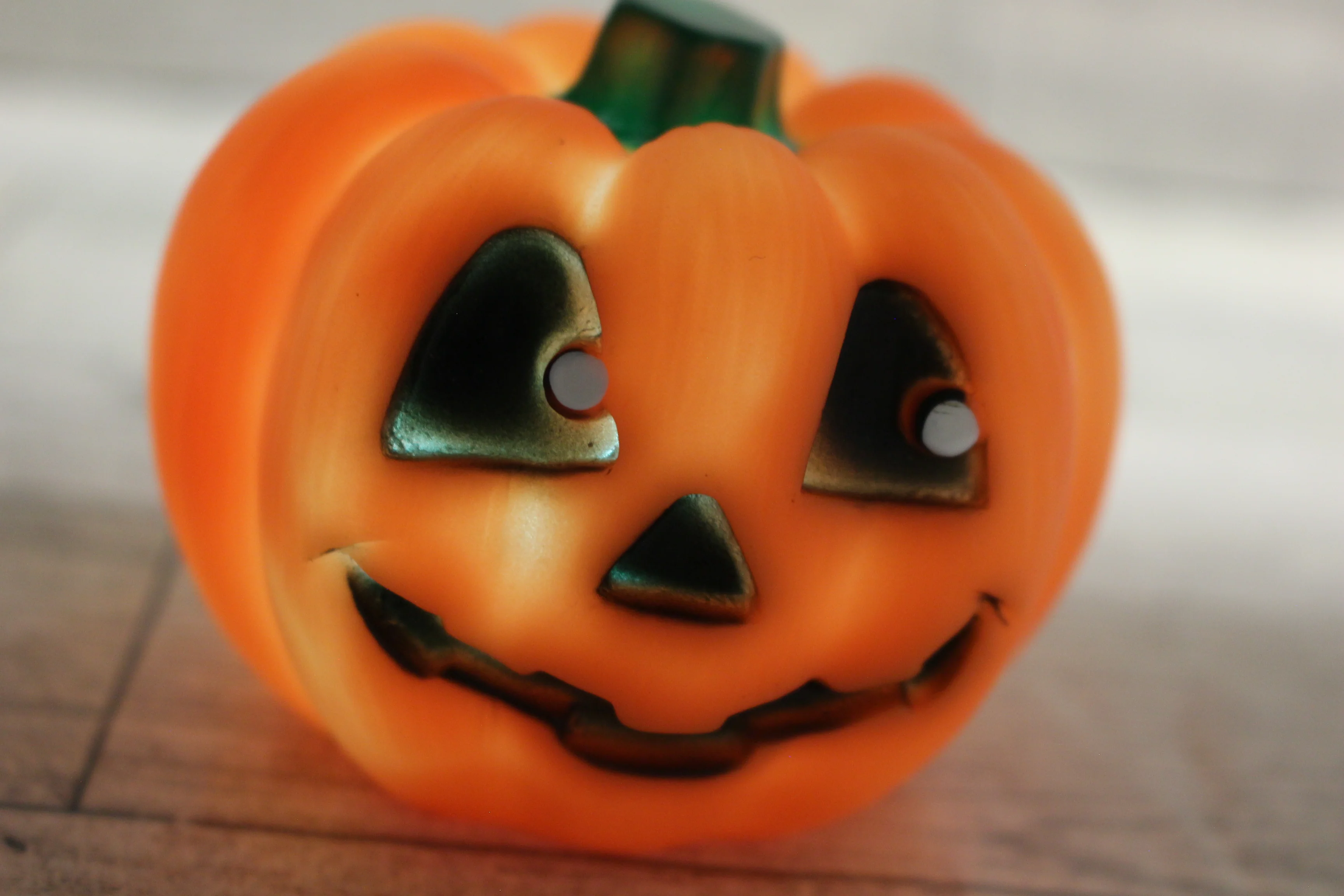 LED Color Changing 3" Plastic Pumpkin - Used - Image 2