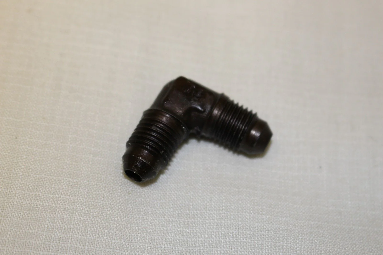 Pack of 10 Tube Elbows - NSN 4730-00-933-0942 - P/N MS 24401 4 / AN821-4C - New - Image 3