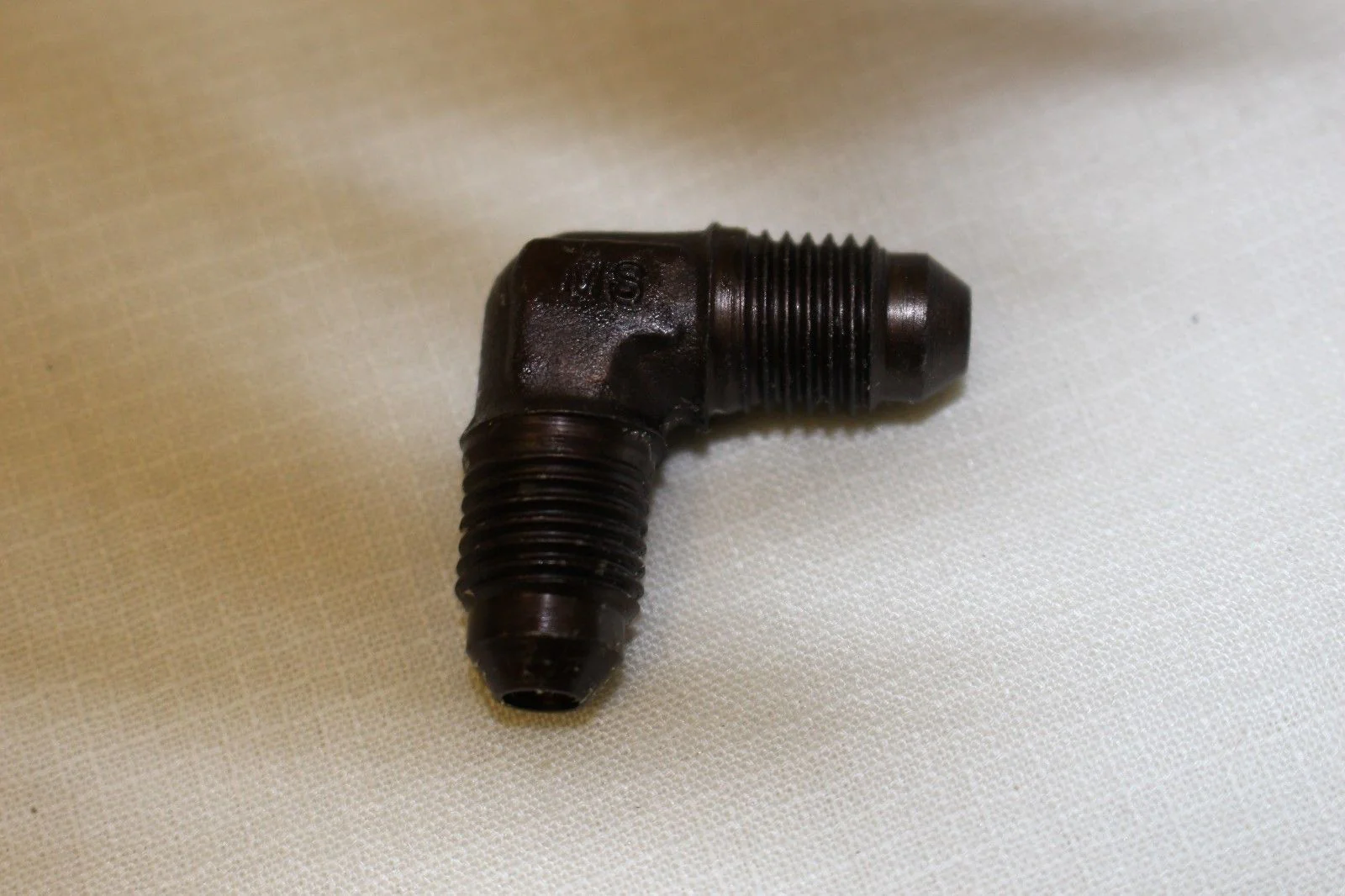 Pack of 10 Tube Elbows - NSN 4730-00-933-0942 - P/N MS 24401 4 / AN821-4C - New - Image 4