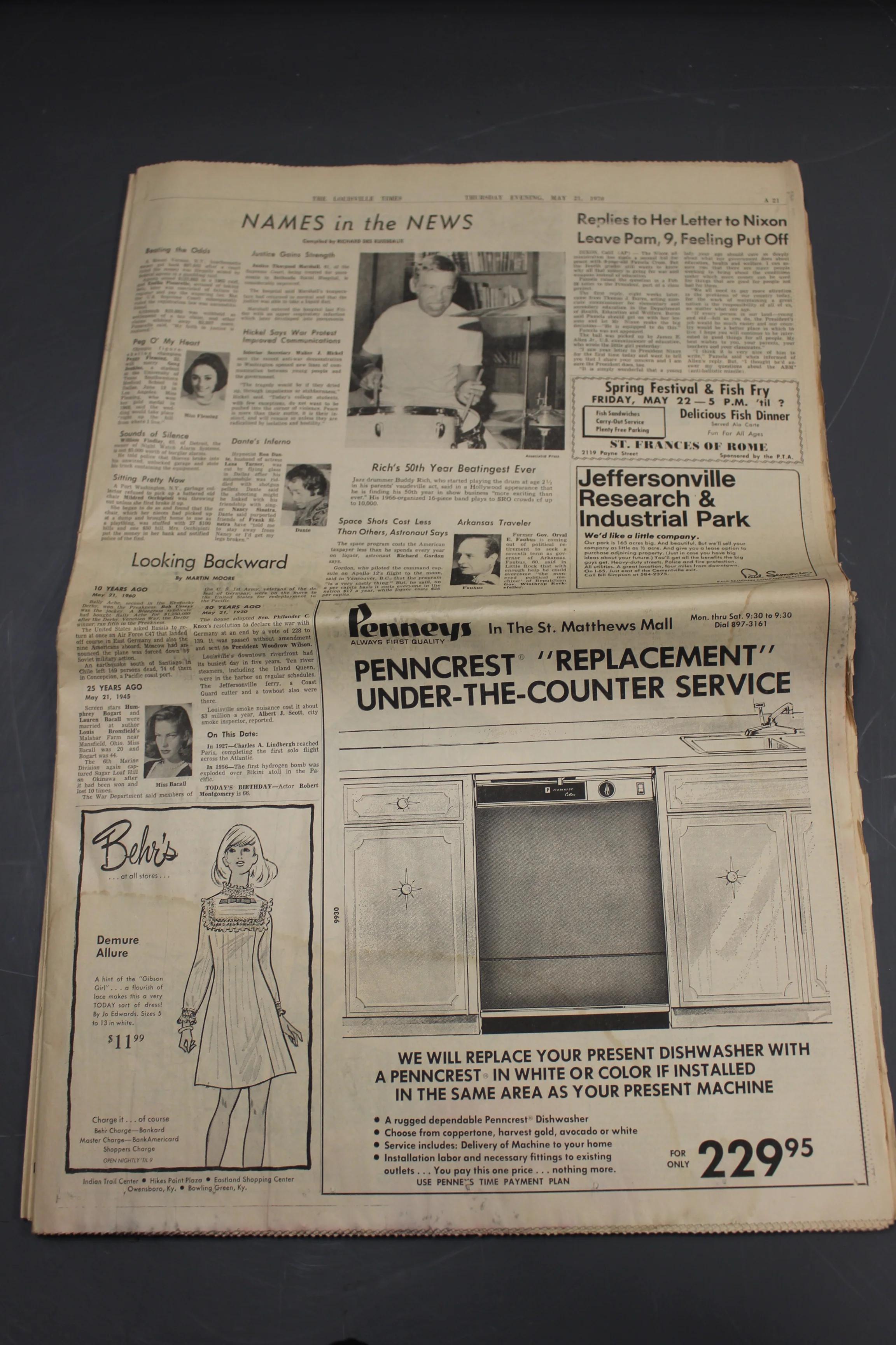 Louisville Times, May 21, 1970, Wall To Wall For Nixon - Image 3