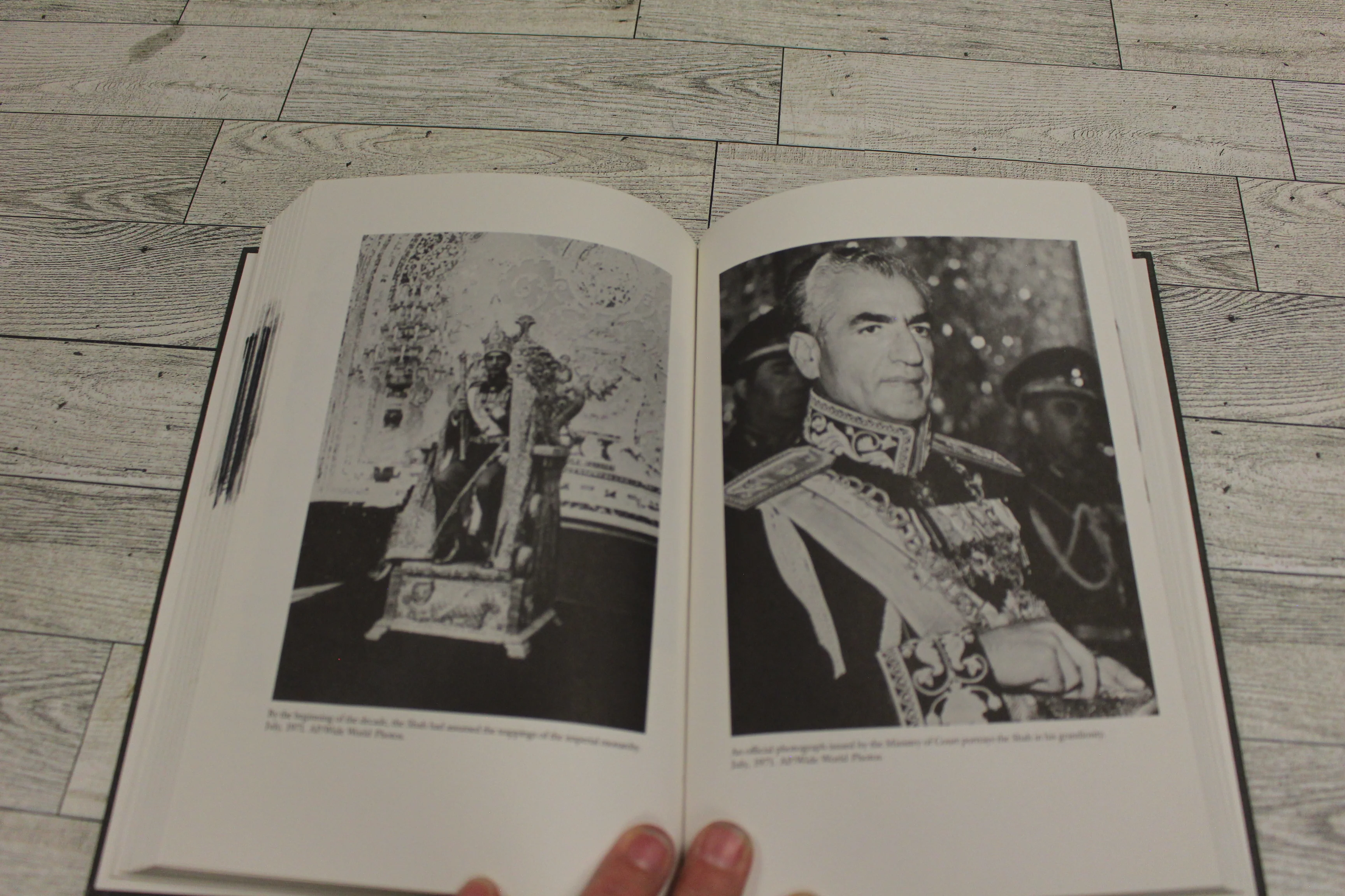 Majestic Failure: The Fall of the Shah - By Zonis, Marvin - Used - Image 6