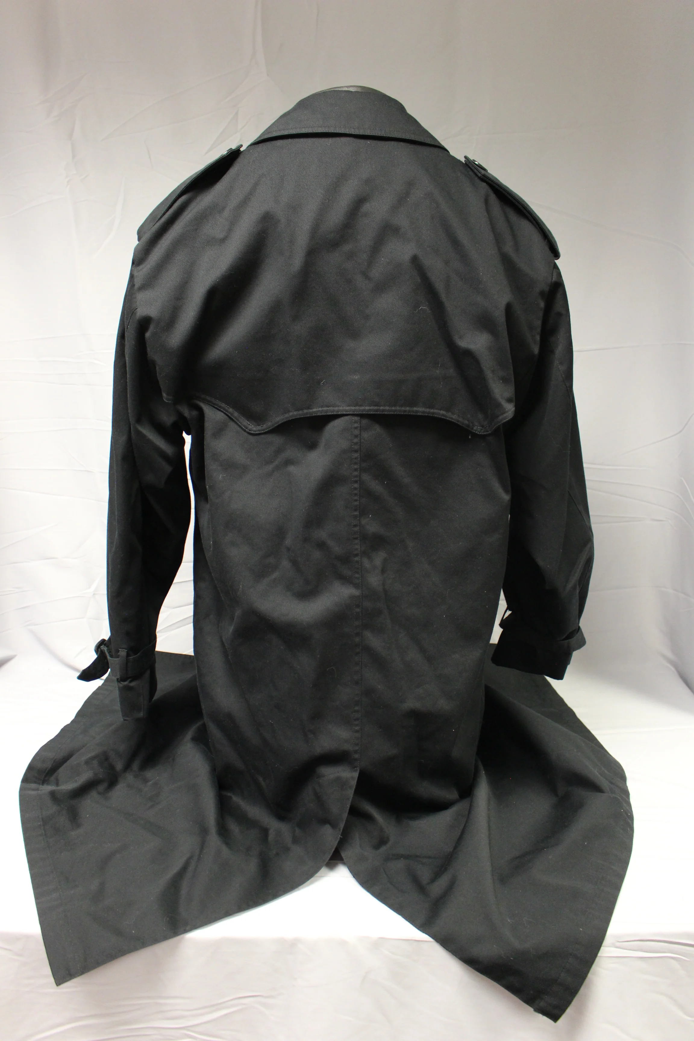 Men's London Fog Towne Trenchcoat = Size: 38 Short - Used - Image 2