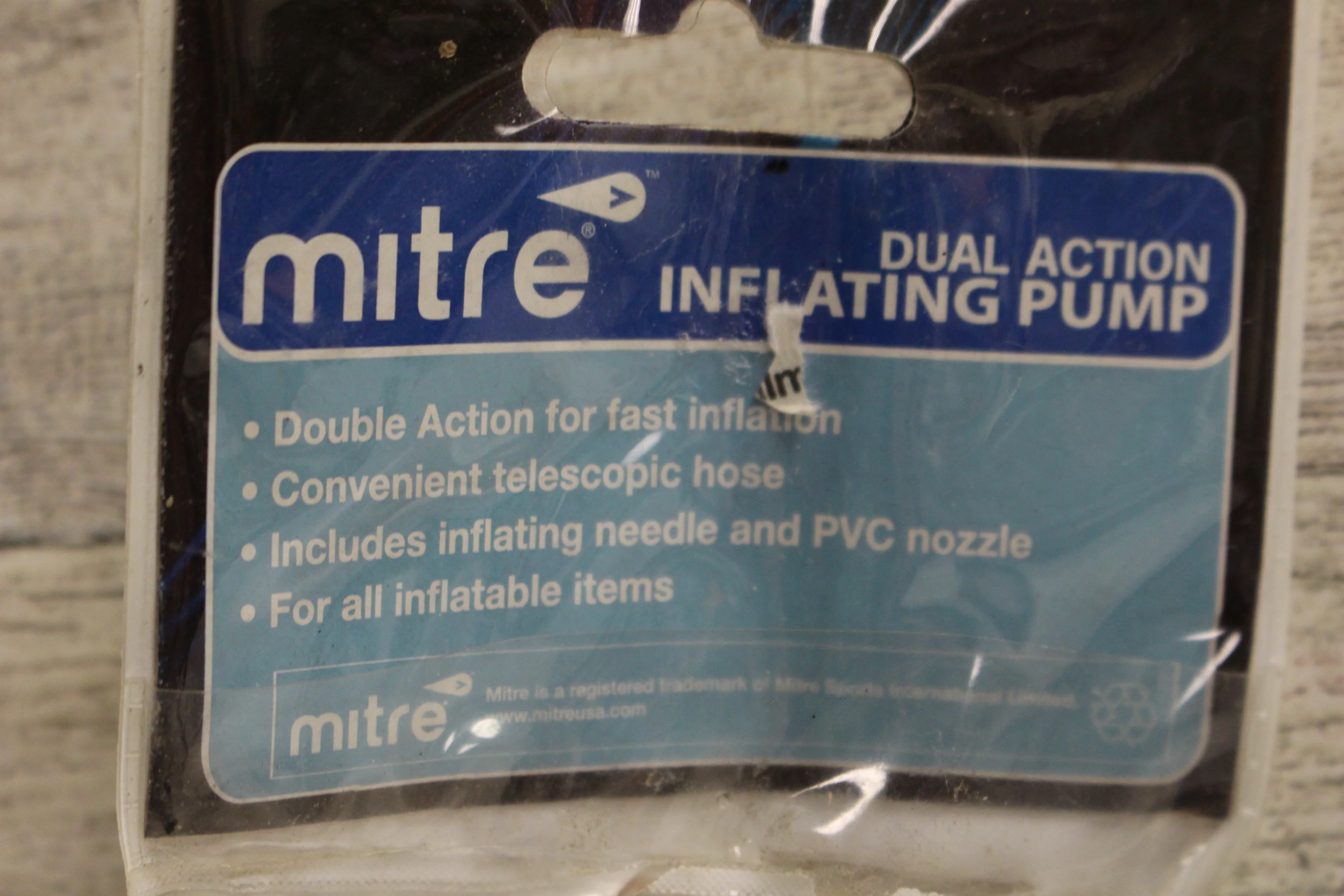 Mitre Dual Action Inflating Pump with Needle - New - Image 2