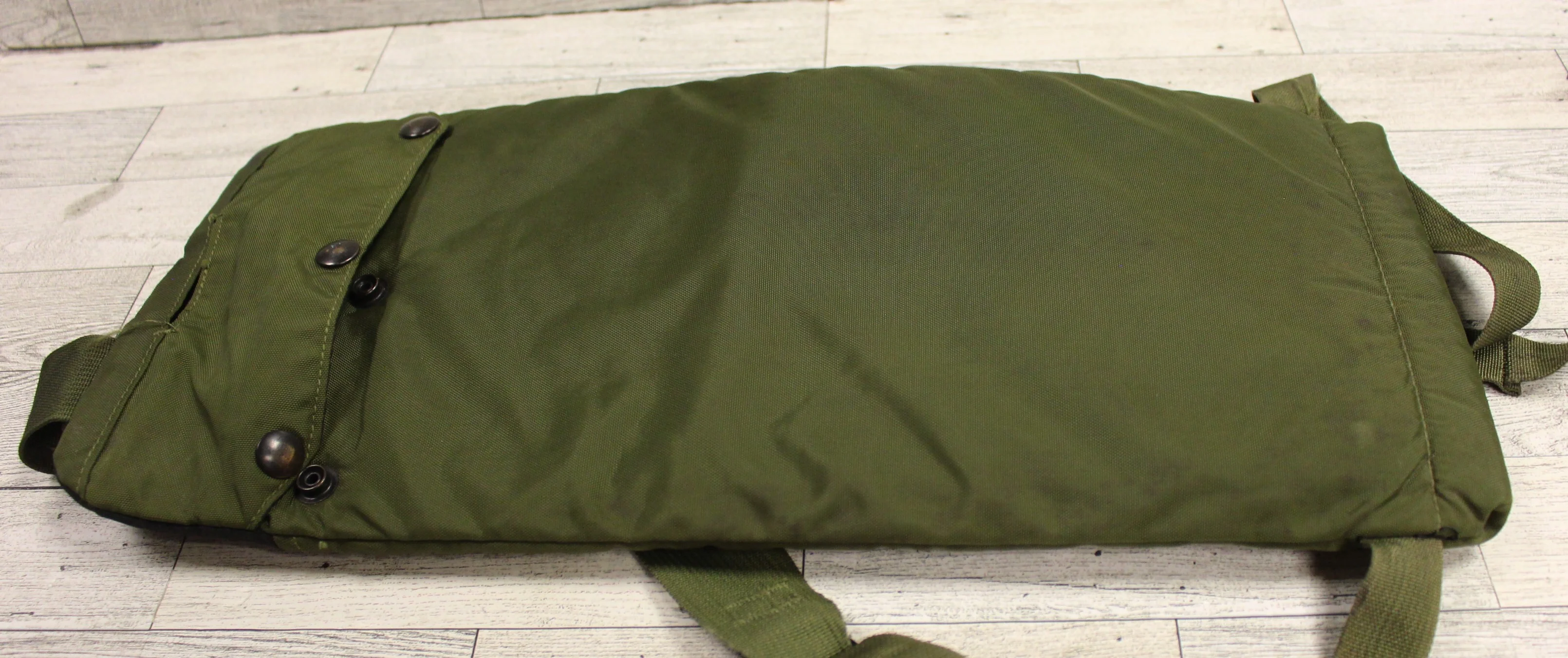 Molle II 3L Hydration System Carrier Pack - OD Green - 8465-01-465-2131 - Used - Image 2