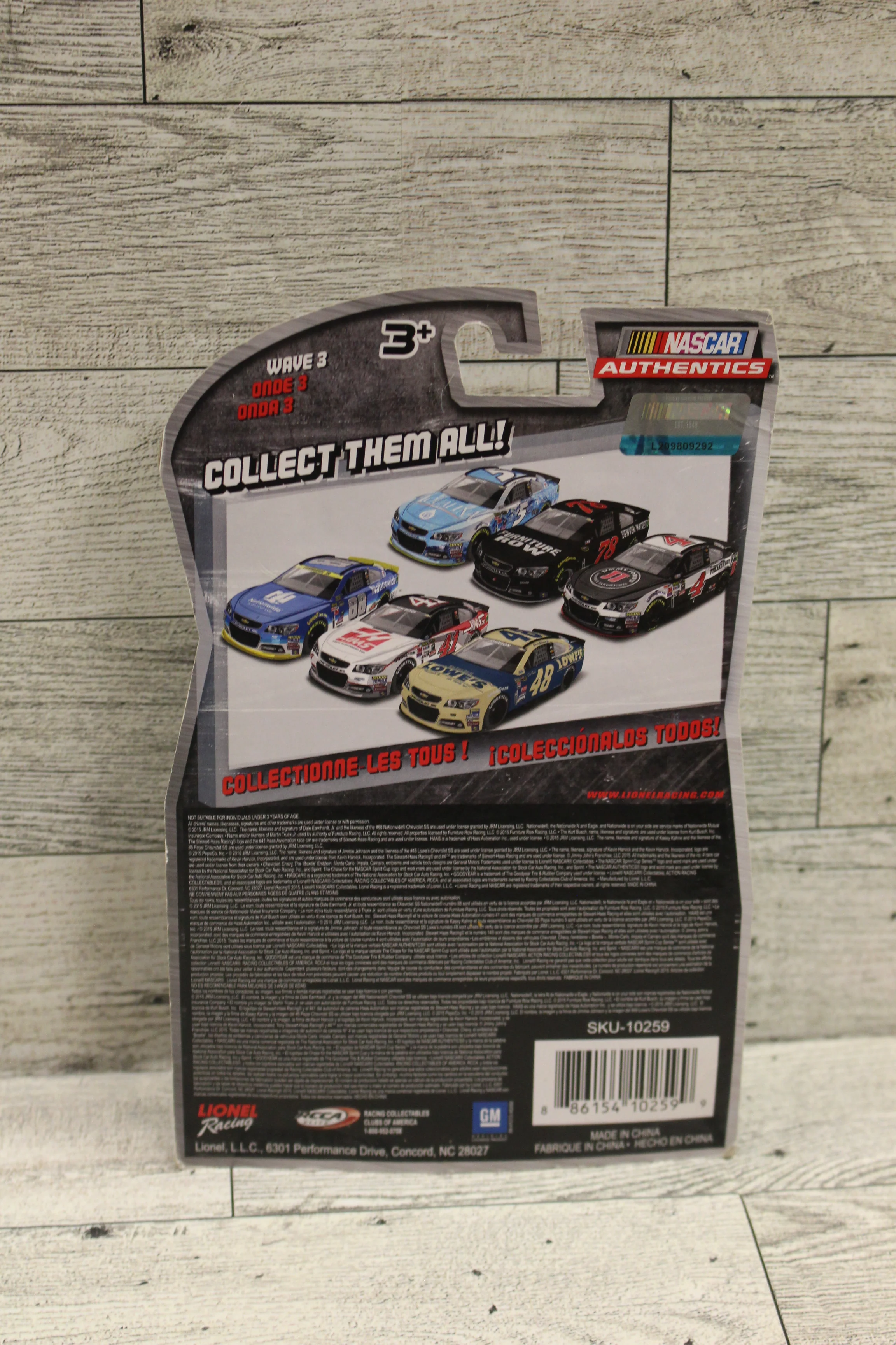Nascar Authentics Wave 3 Jimmie Johnson #48 Darlington Raceway - Lowes - 1:64 - Image 2
