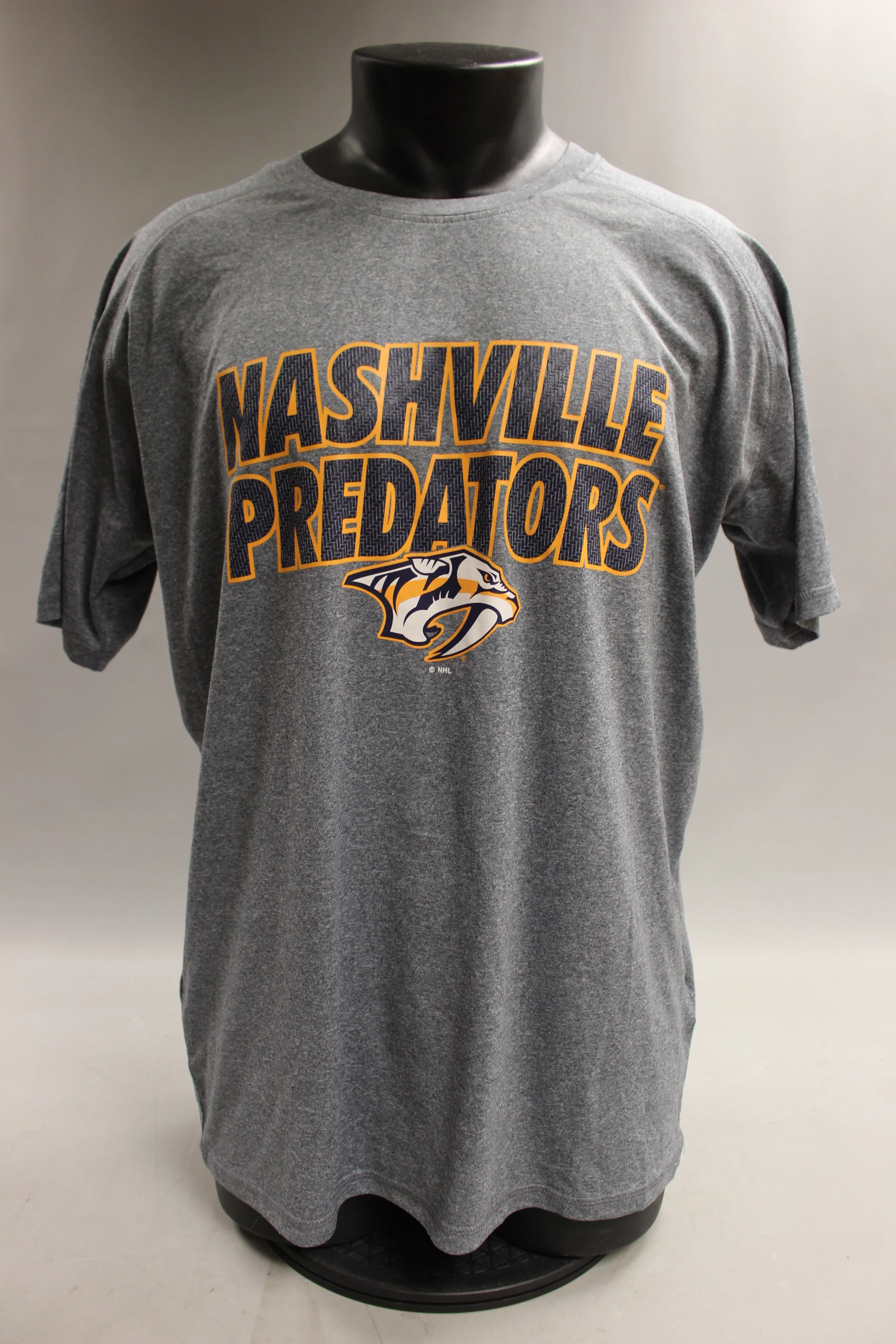 NHL Nashville Predators Ice Hockey Short Sleeve T-Shirt - Large - Used