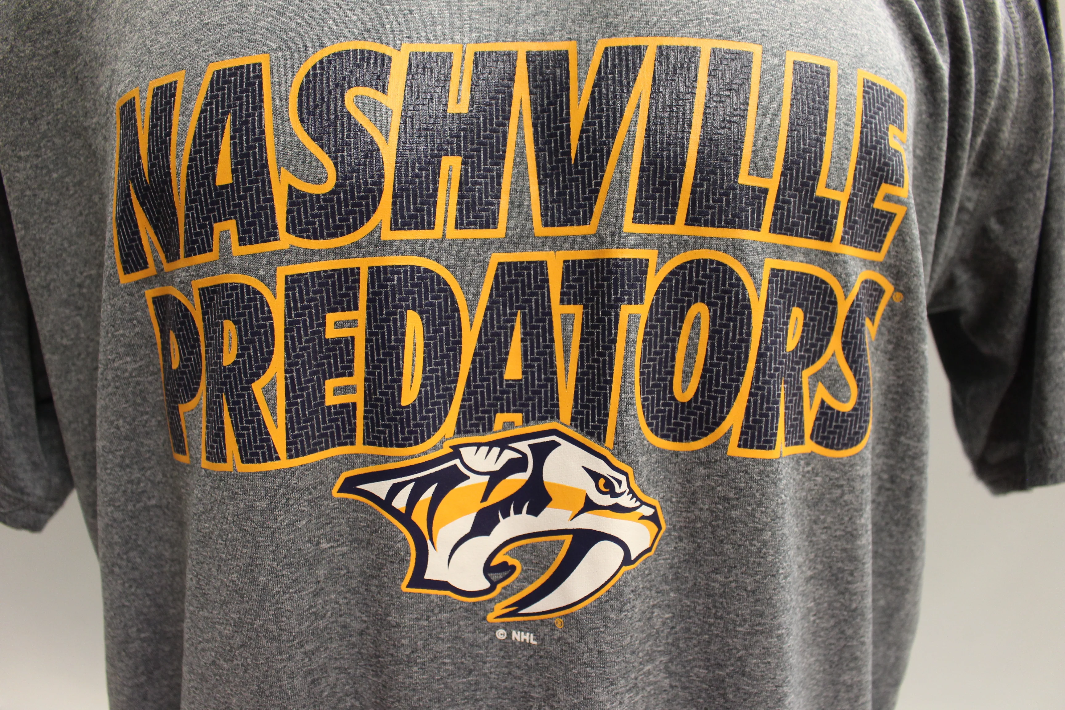NHL Nashville Predators Ice Hockey Short Sleeve T-Shirt - Large - Used - Image 2
