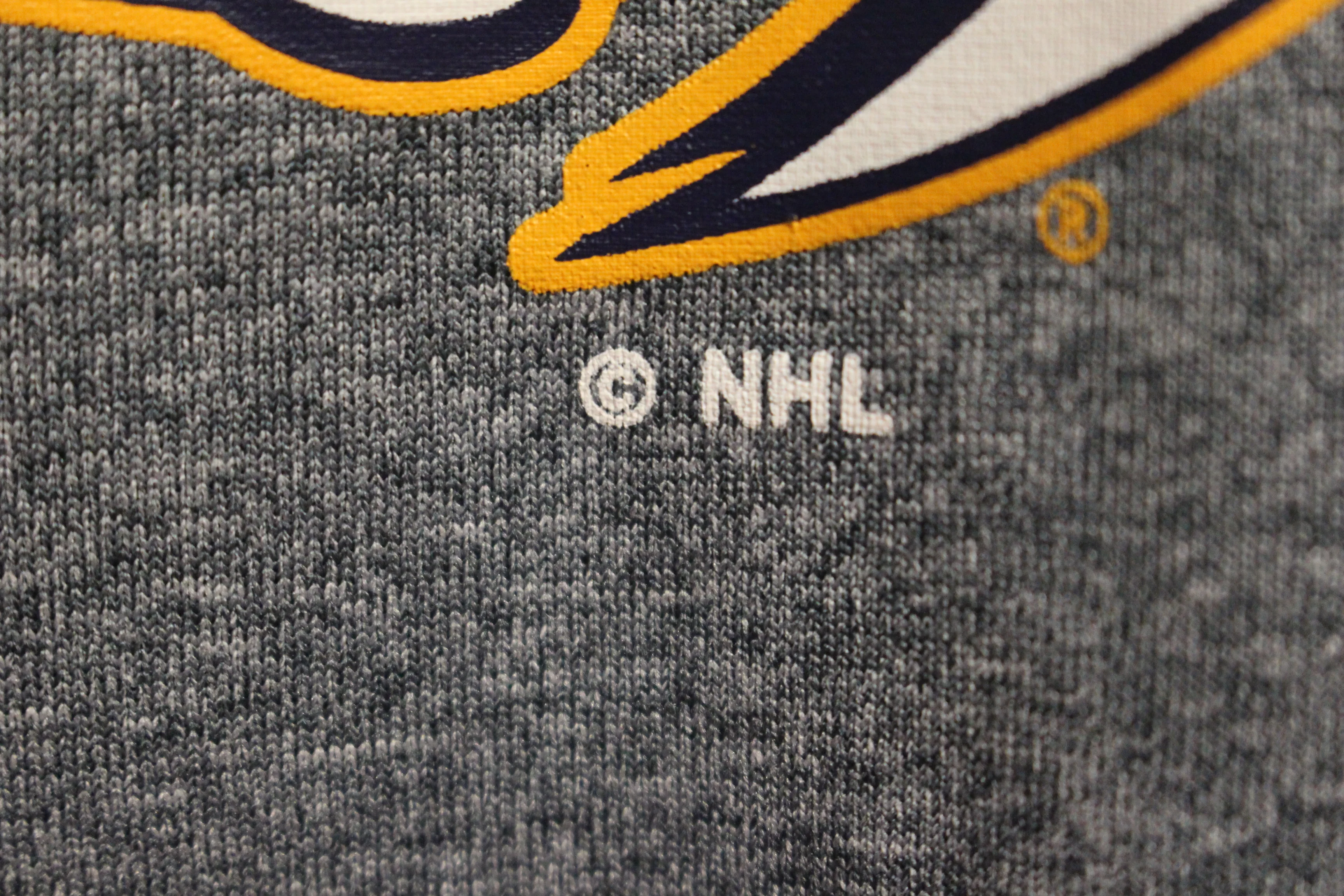 NHL Nashville Predators Ice Hockey Short Sleeve T-Shirt - Large - Used - Image 3