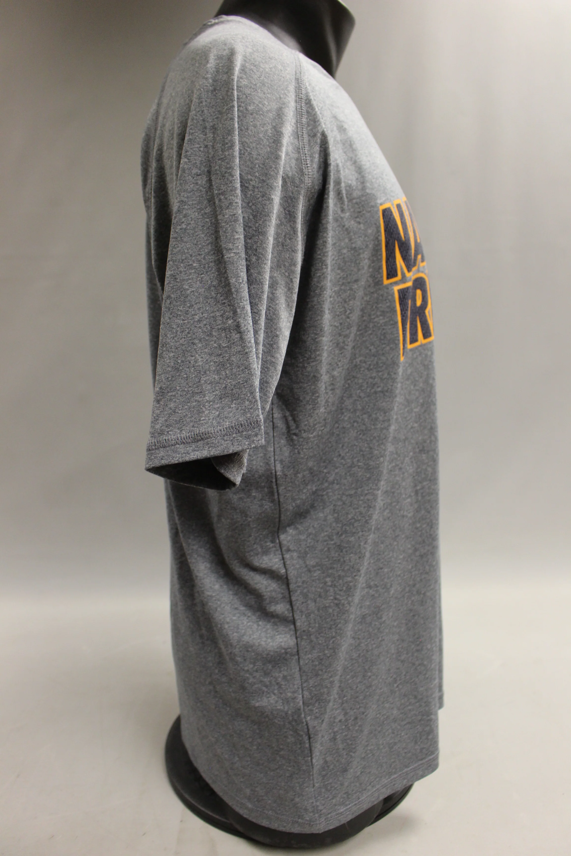NHL Nashville Predators Ice Hockey Short Sleeve T-Shirt - Large - Used - Image 6