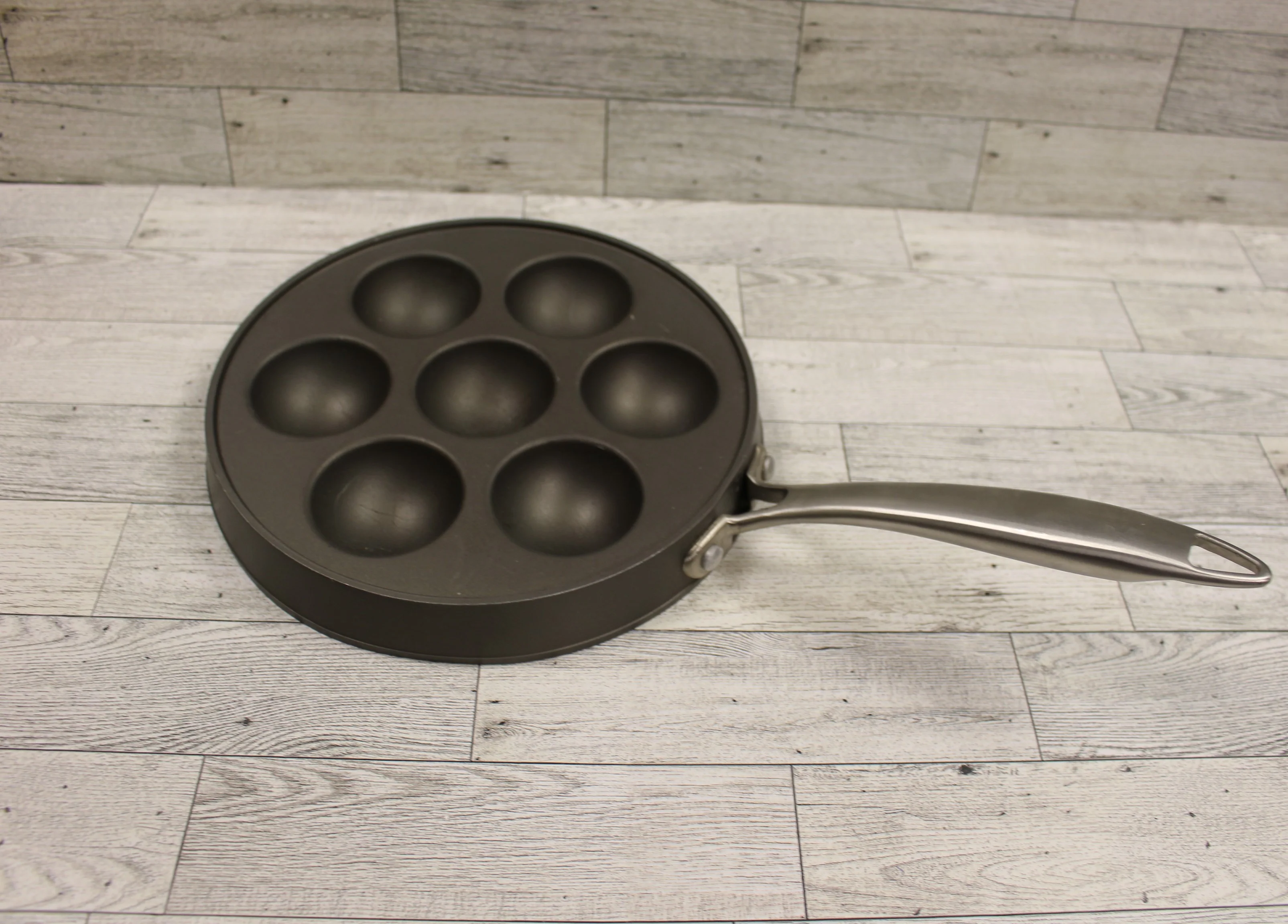 Nordic Ware Pancake Pan - 9 inch - Used