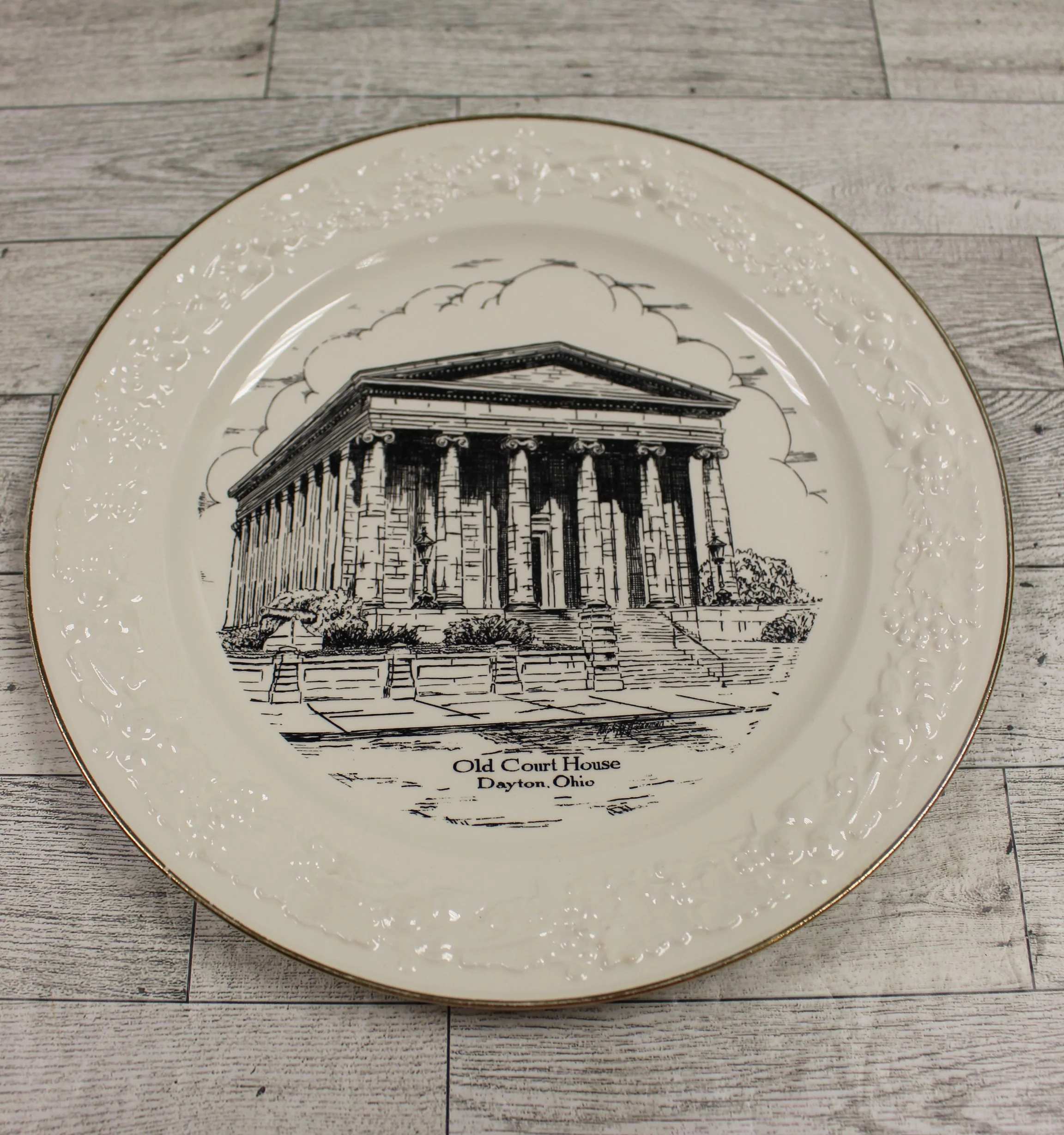 Old Court House, Dayton, Ohio 10" Souvenir Plate - Used