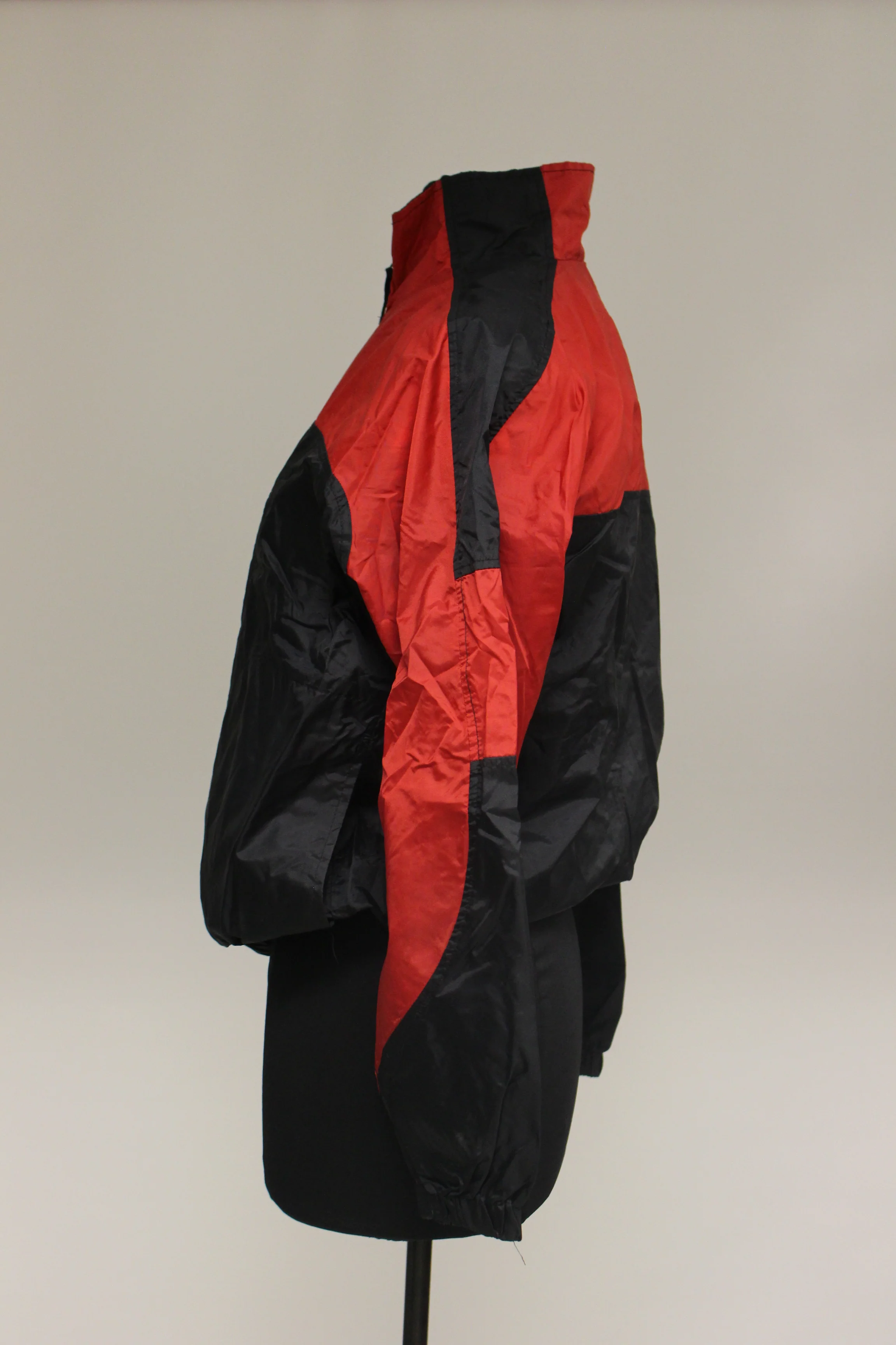 Olivia Valere Ladies Jacket. Black/Red, Medium - Image 4
