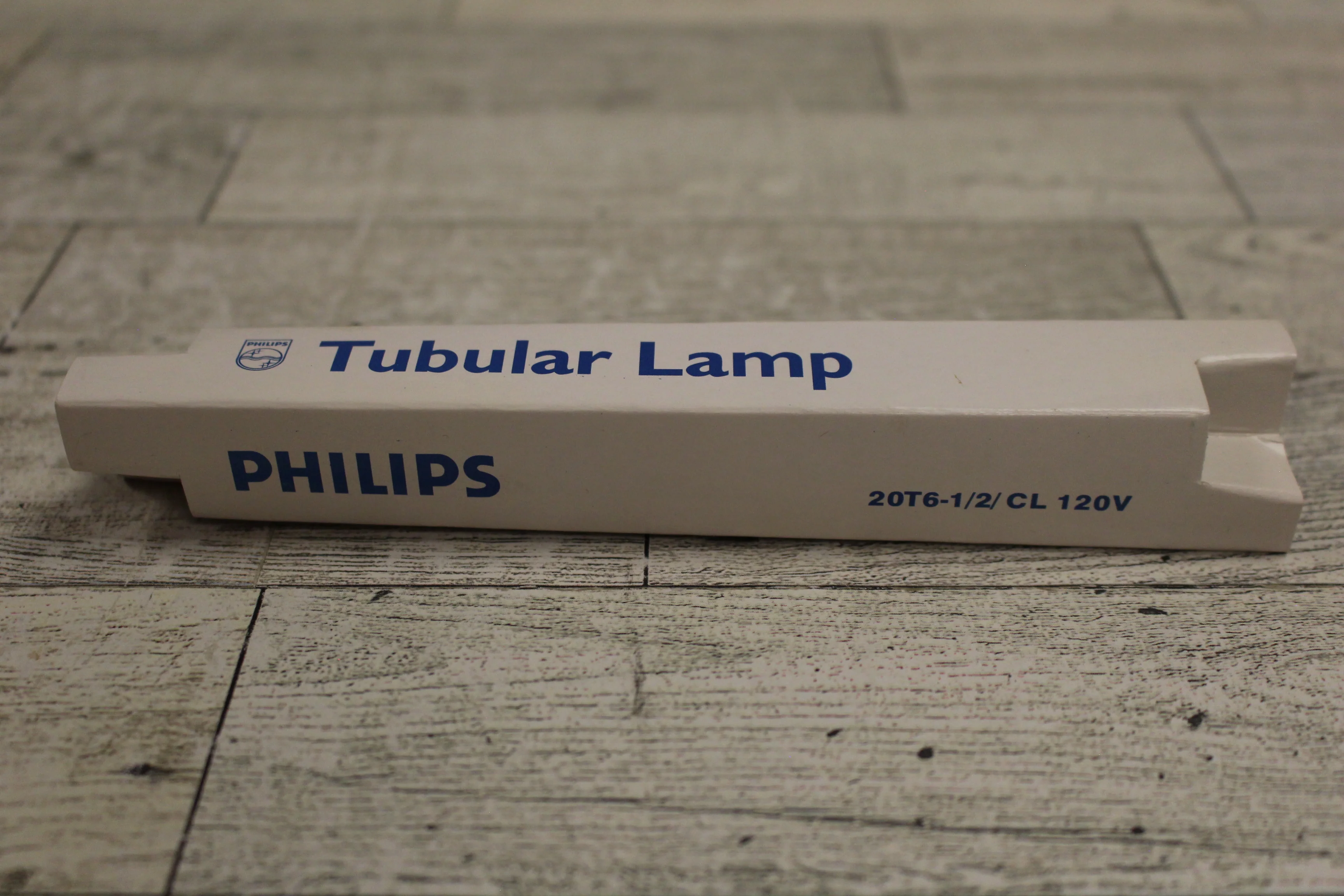 Philips 20T6-1/2/CL 120V Tubular Lamp Bulb - Clear - Threaded Base - New