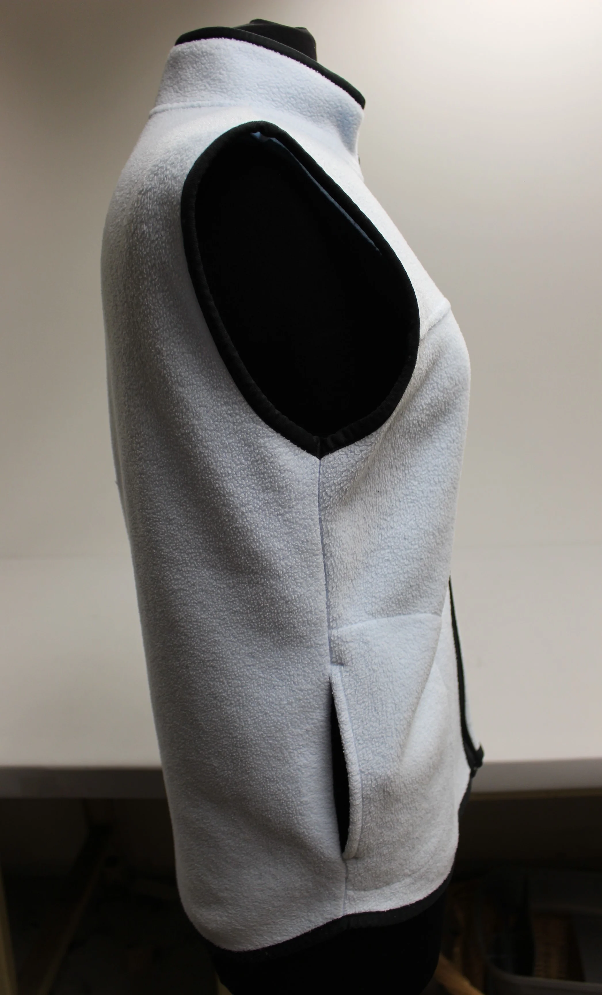 Pro Spirit Women's Light Blue Zip-Up Fleece Vest - Size: XL (16) - Used - Image 4