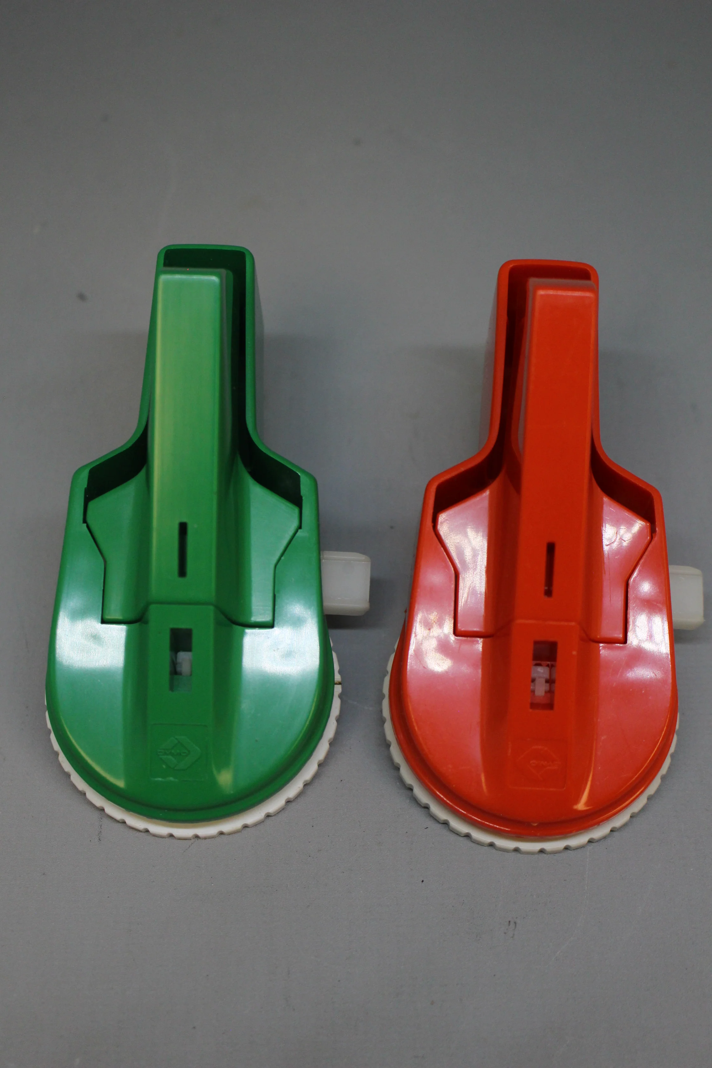 Radio Shack Mini Label Makers with Built-In Cutter - Set of 2 - Used - Image 6