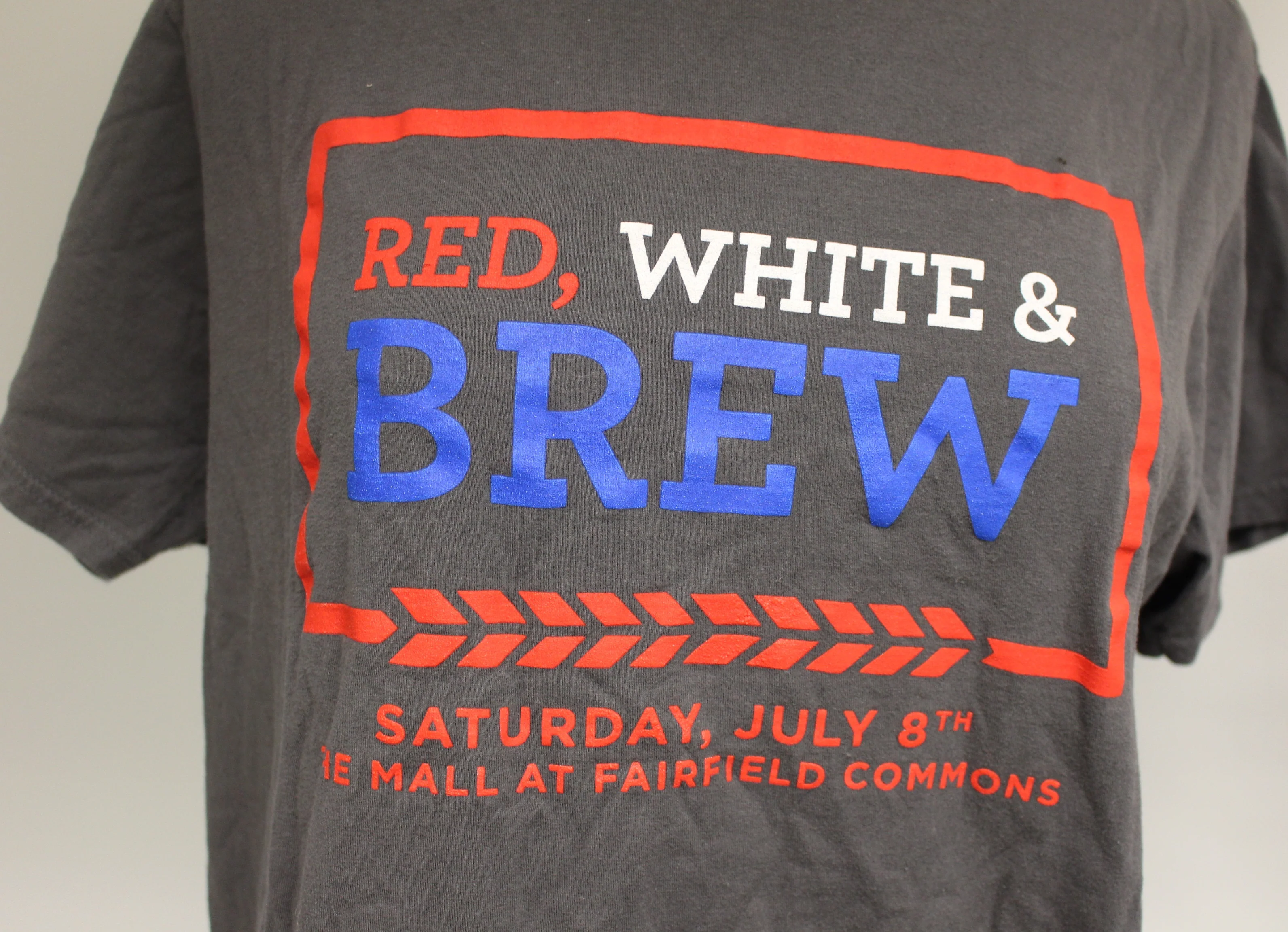 Red, White & Brew The Mall At Fairfield Commons T-Shirt, Large - Image 2