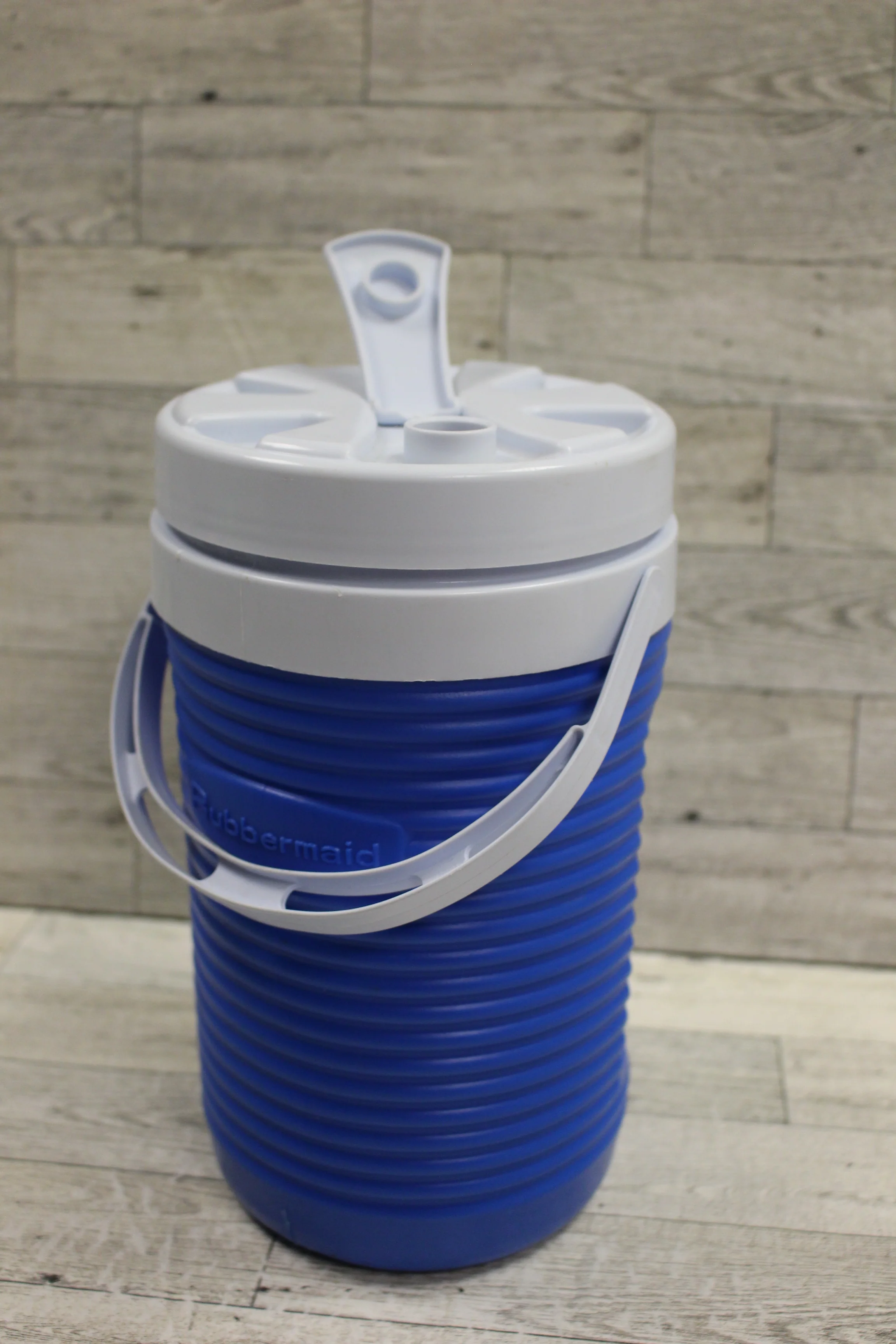 Rubbermaid Half Gallon Water Drink Jug - #154A - Blue/White - Used - Image 6