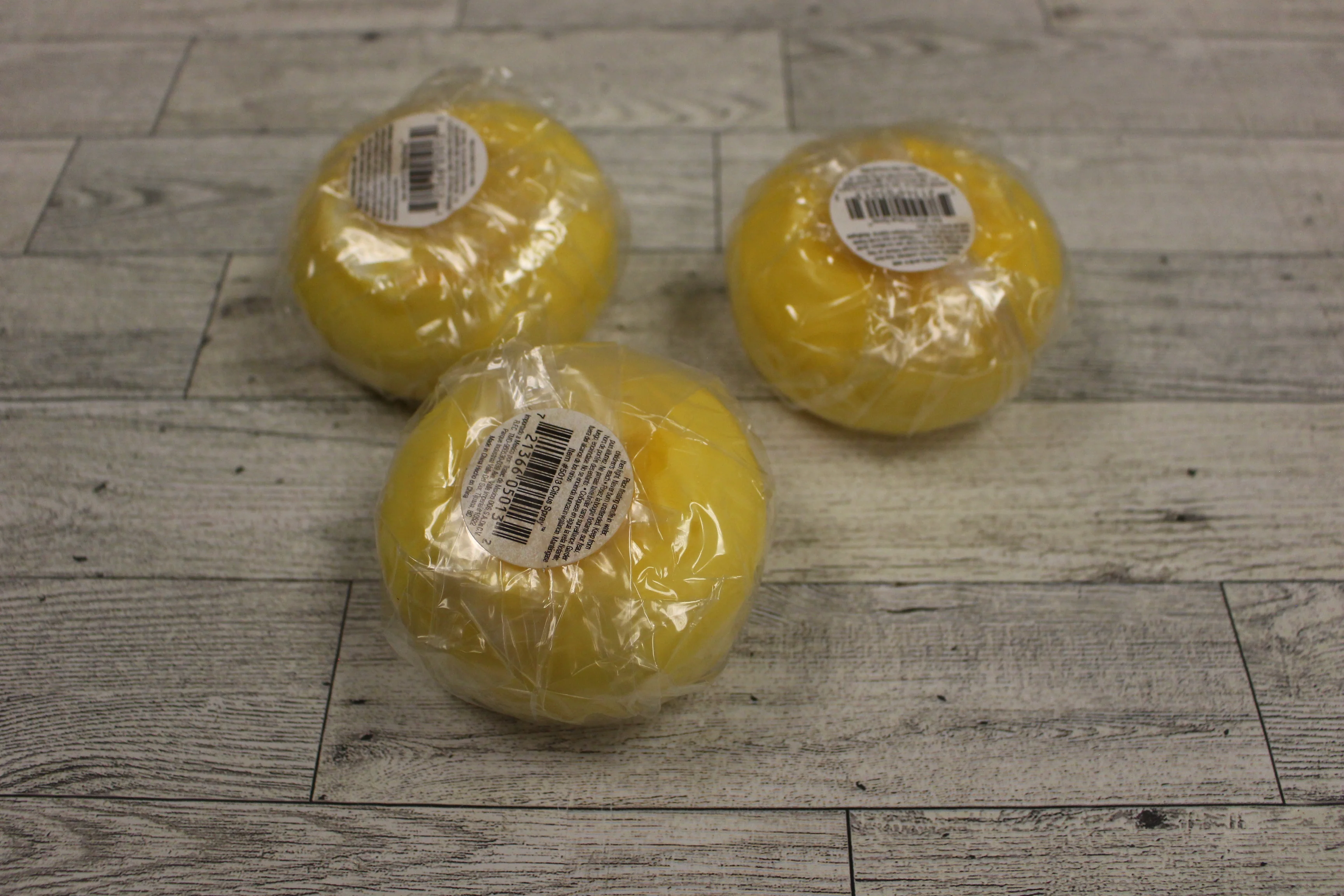 Set of 3 Floating Candles - Citrus Spray - New - Image 3