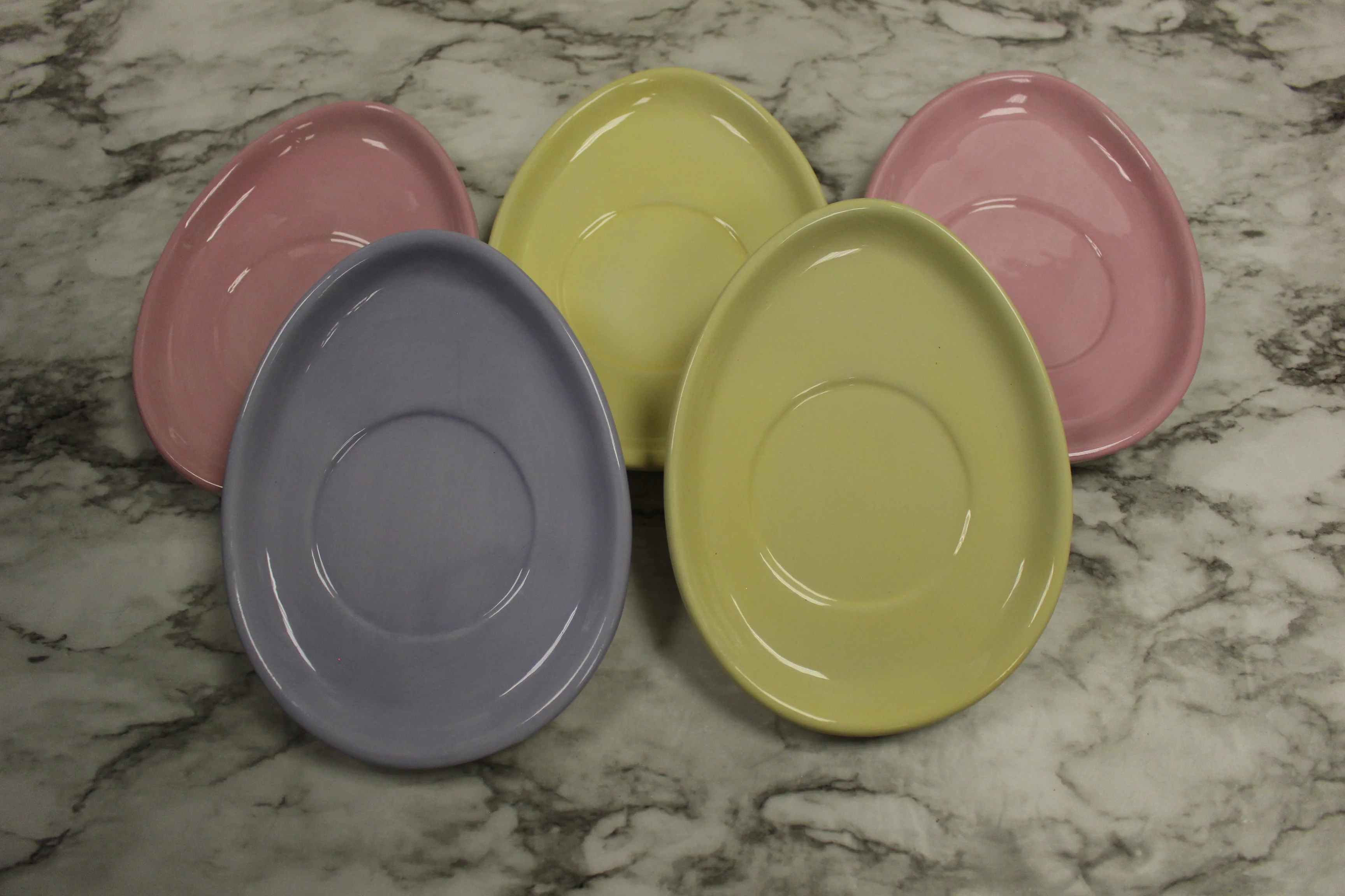 Set Of 5 Easter Decoration Dish Plate Egg Shaped -Multicolor -Used