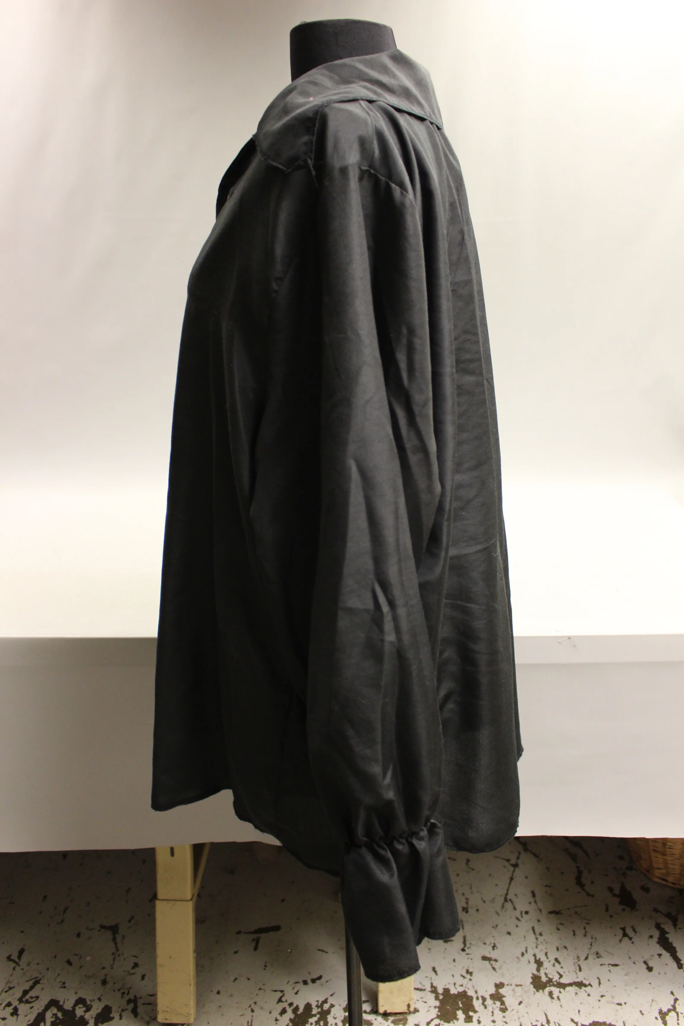 Spirit Halloween Black Costume Shirt - XL - Used - Image 4
