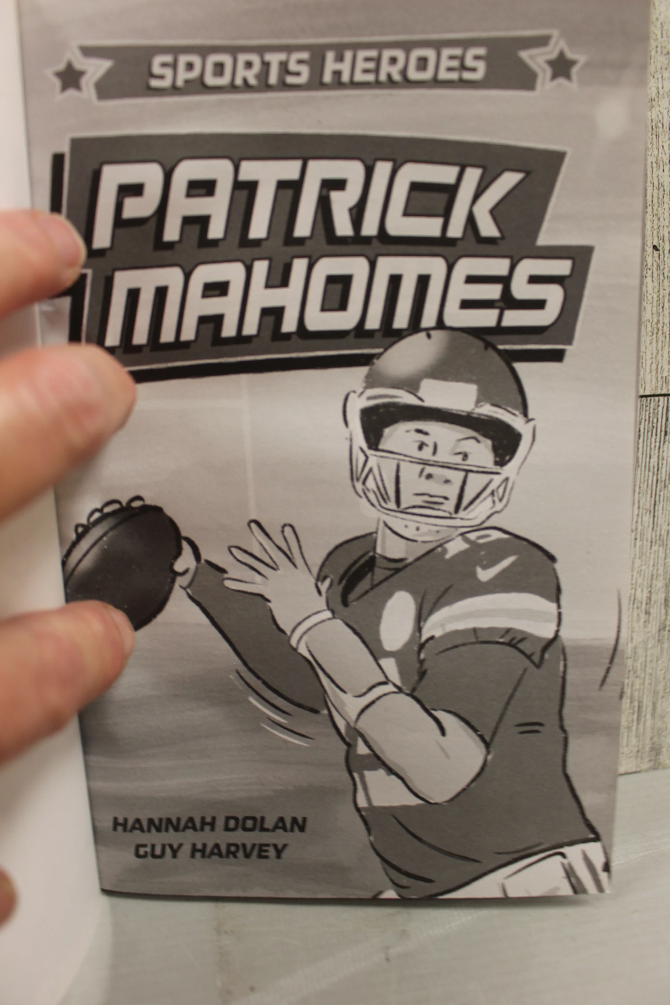 Sports Heroes Patrick Mahomes by Hannah Dolan & Guy Harvey - Excellent - Image 4