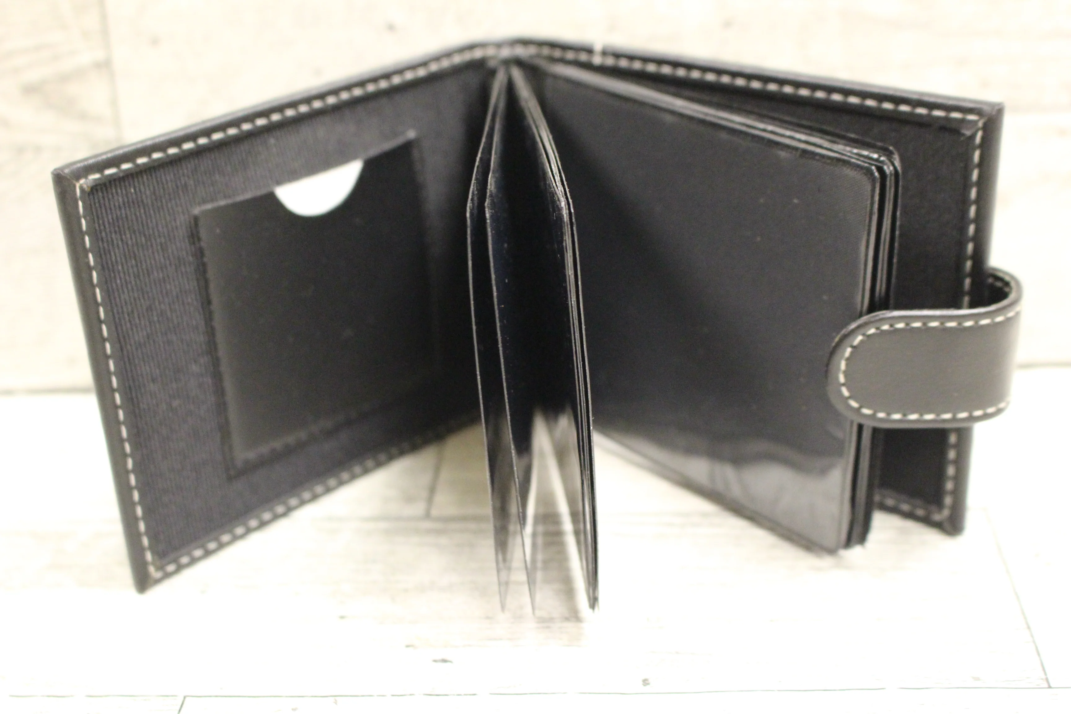 Swing Photo Album - 3-1/2" x 4" - Holds 24 pictures - Used - Image 4