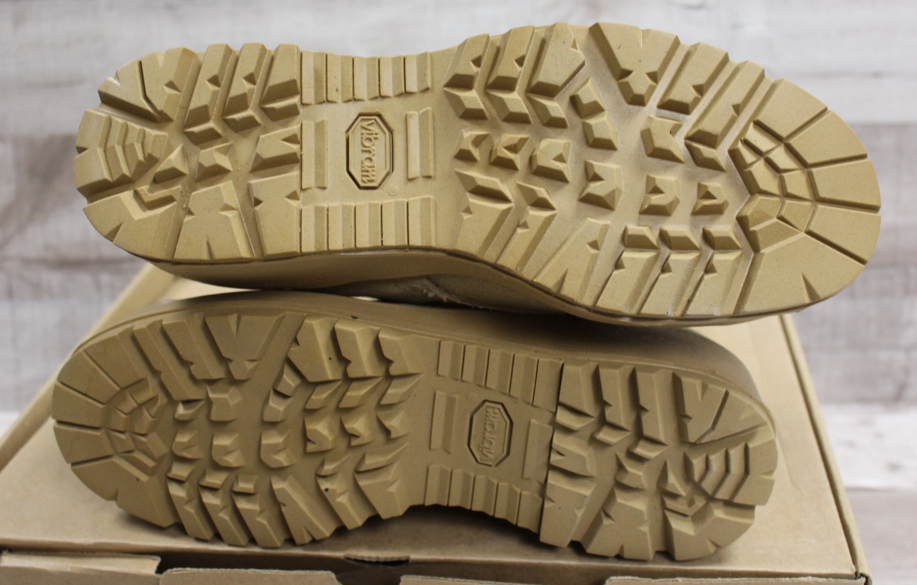 Thorogood Hot Weather Steel Toe Boot - 5R - Desert Tan - New - Image 3