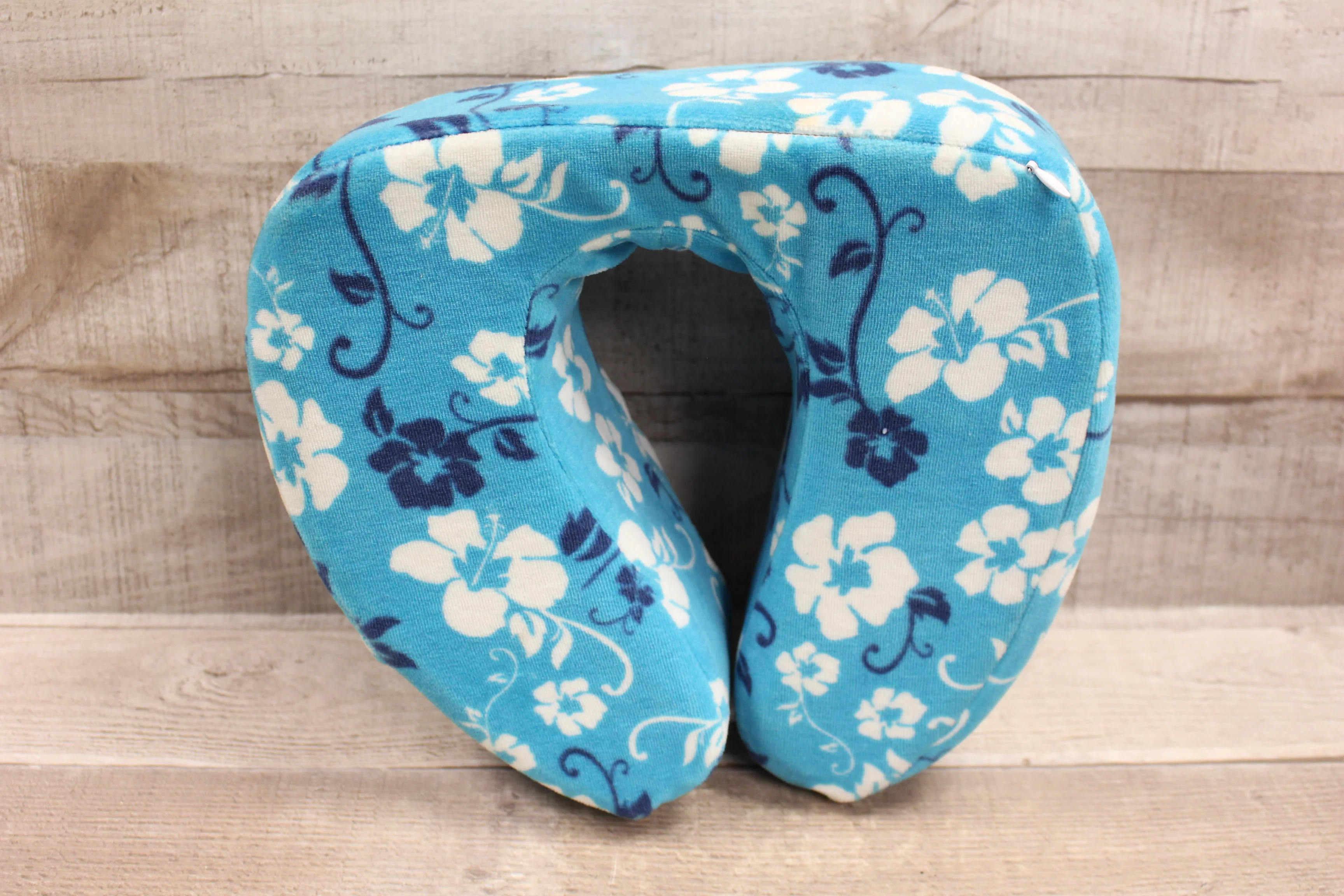 Ultra Soft Cabeu Floral Neck Pillow -Blue/White -Used - Image 4
